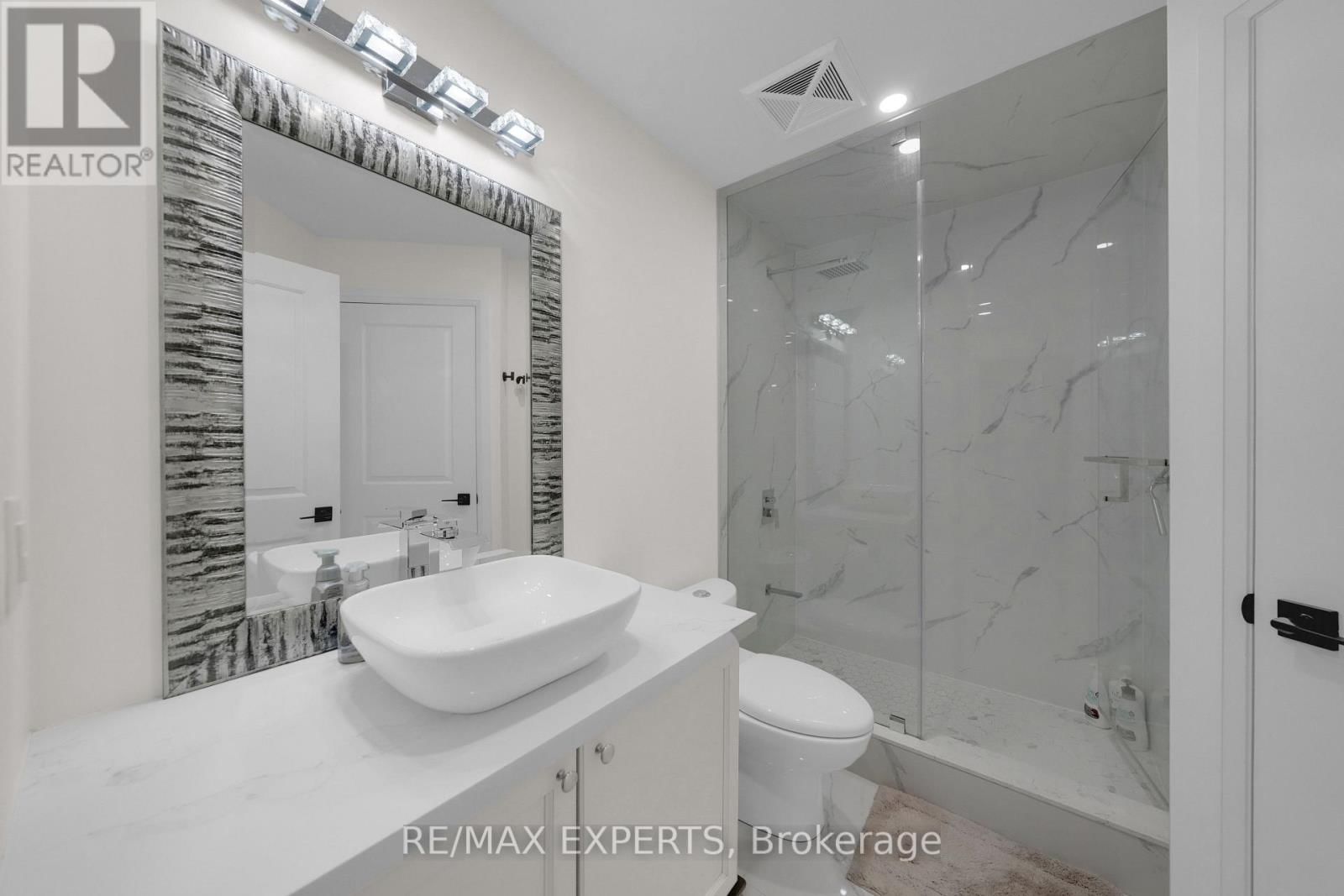 606 - 24 WOODSTREAM BOULEVARD Image 19