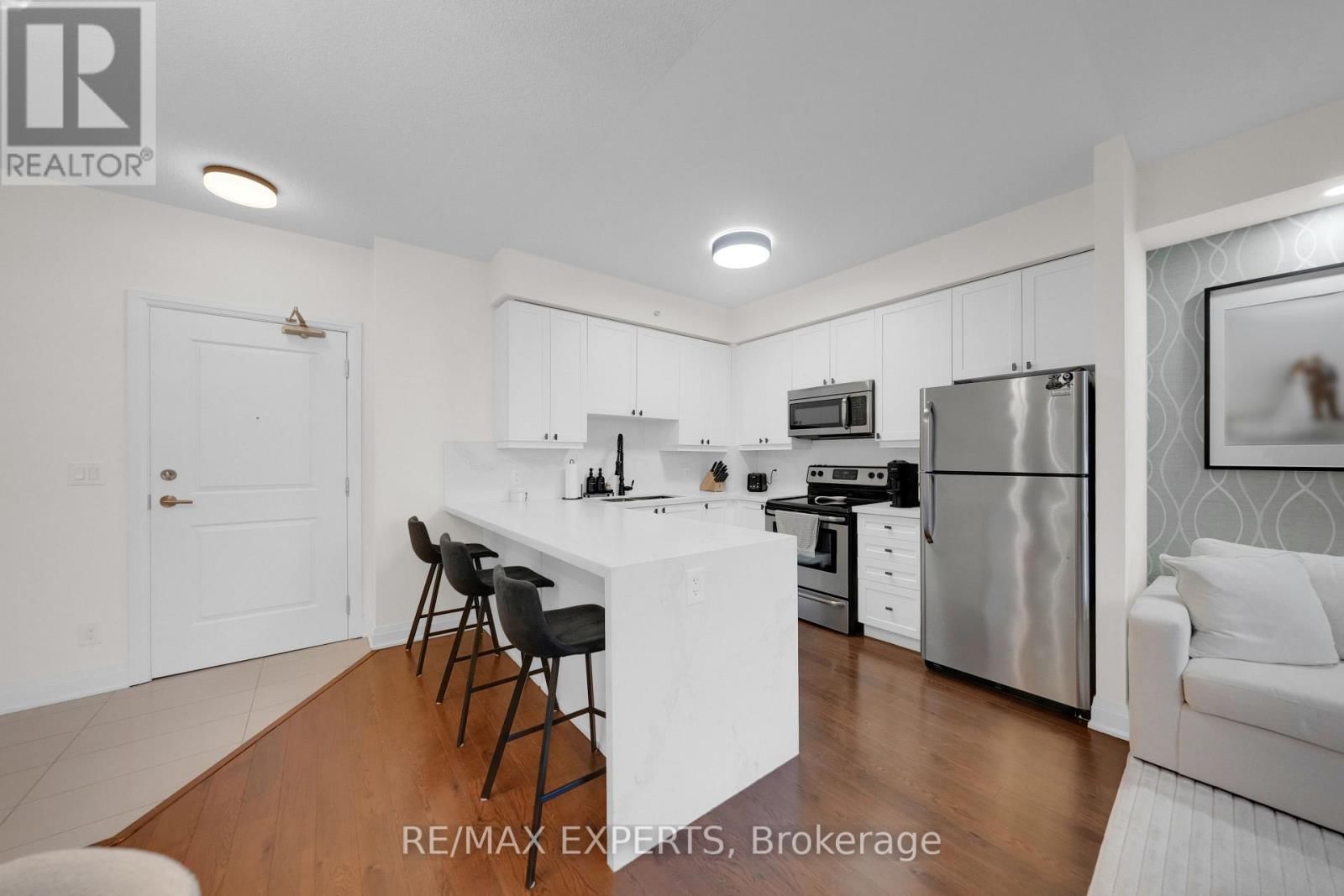 606 - 24 WOODSTREAM BOULEVARD Image 4