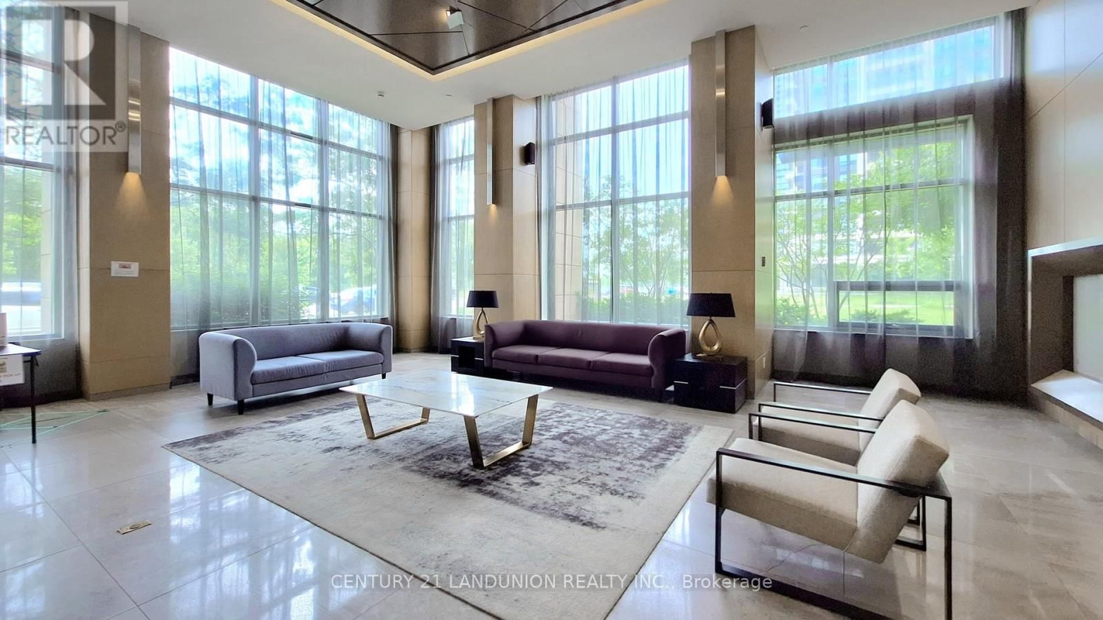 808 - 18 UPTOWN DRIVE Image 19