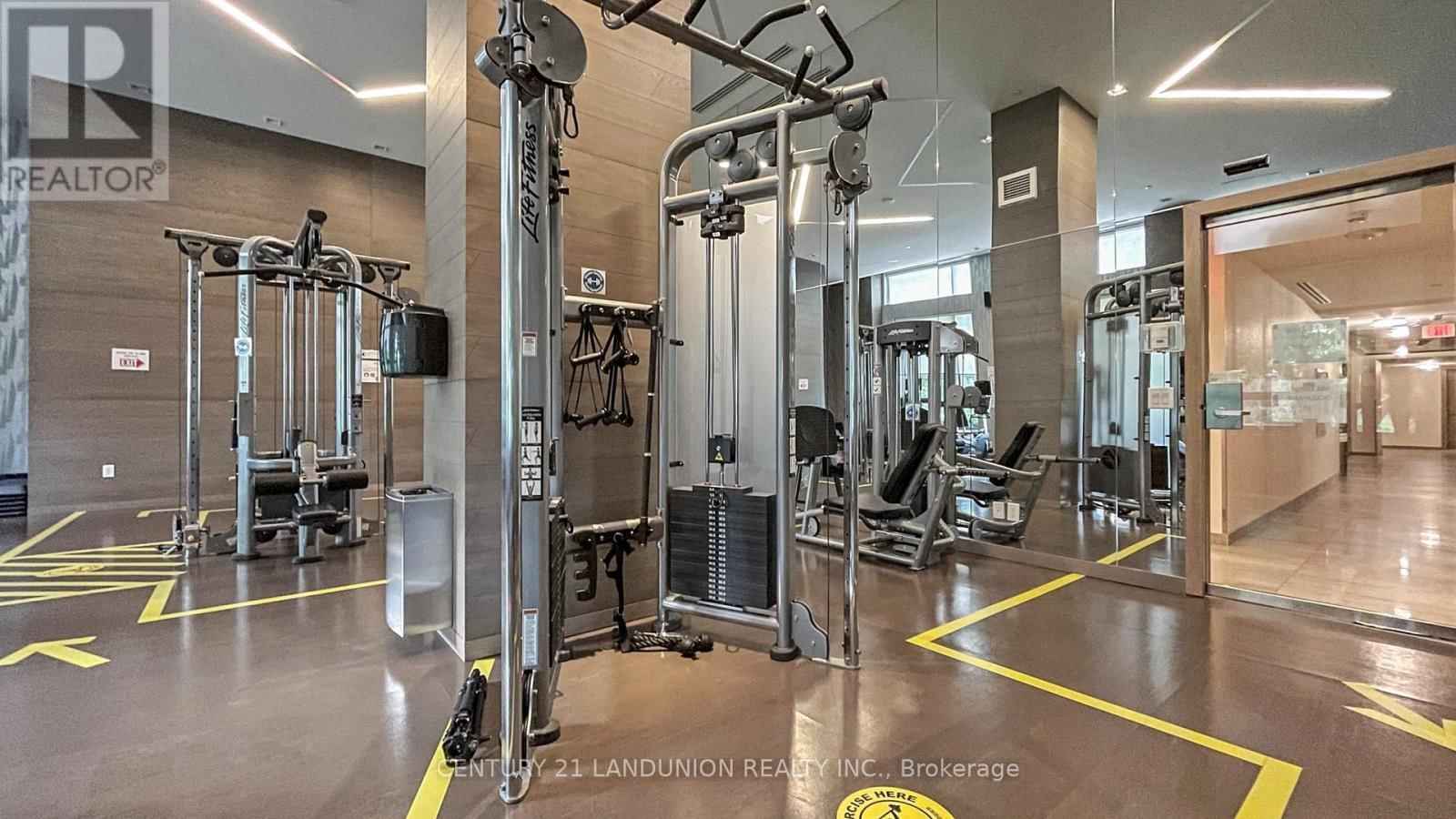 808 - 18 UPTOWN DRIVE Image 21