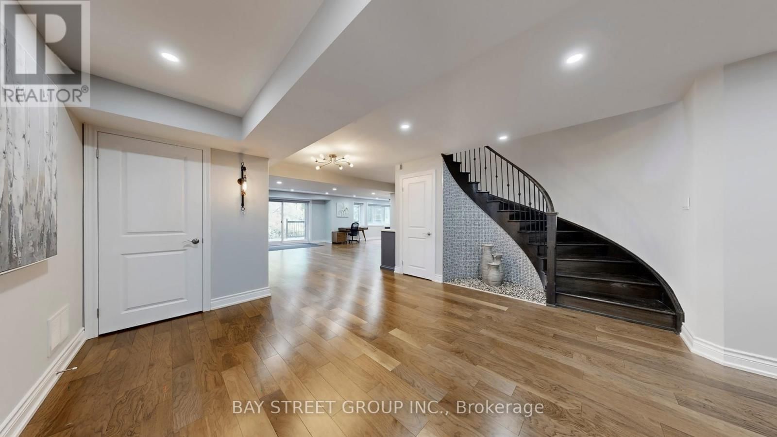 176 UPPER POST ROAD Image 36