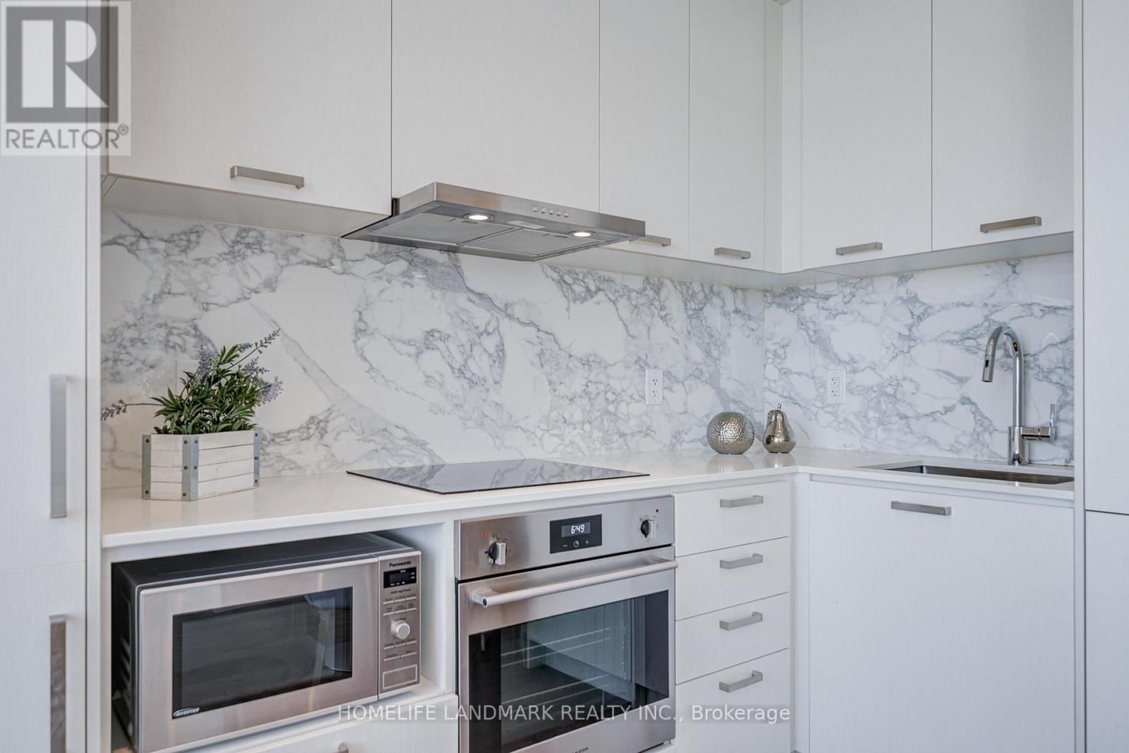 1903 - 38 HONEYCRISP CRESCENT Image 21