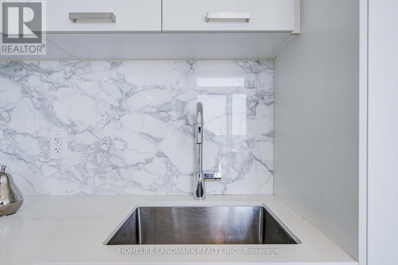 1903 - 38 HONEYCRISP CRESCENT Image 23