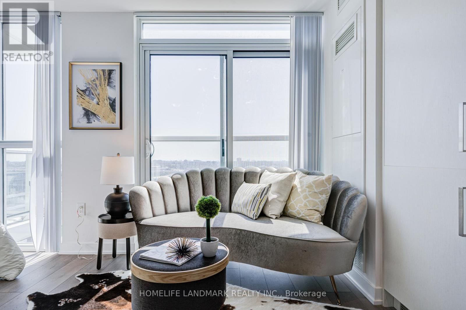 1903 - 38 HONEYCRISP CRESCENT Image 26