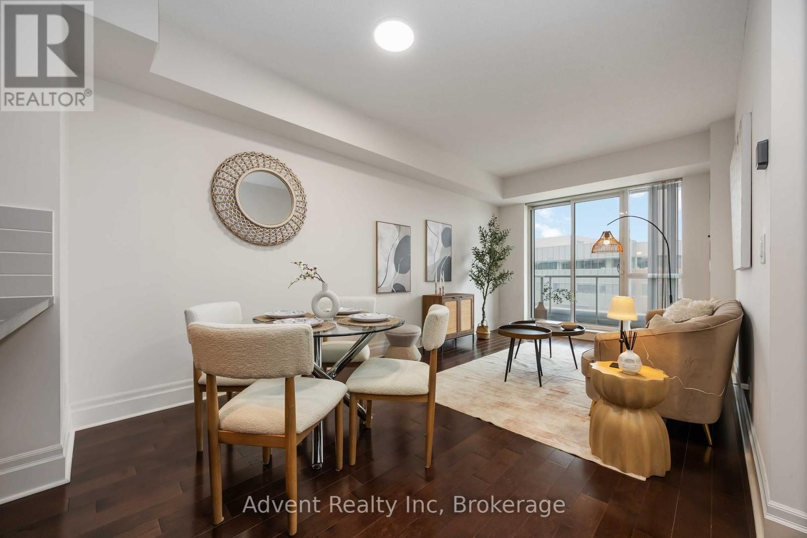 604 - 1 UPPER DUKE CRESCENT Image 16