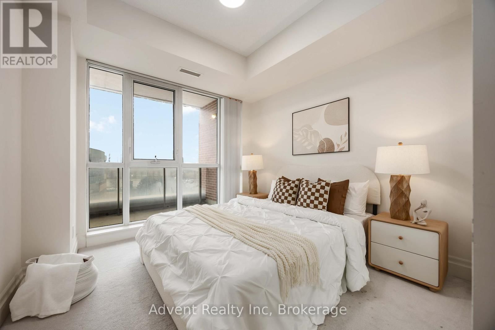 604 - 1 UPPER DUKE CRESCENT Image 23