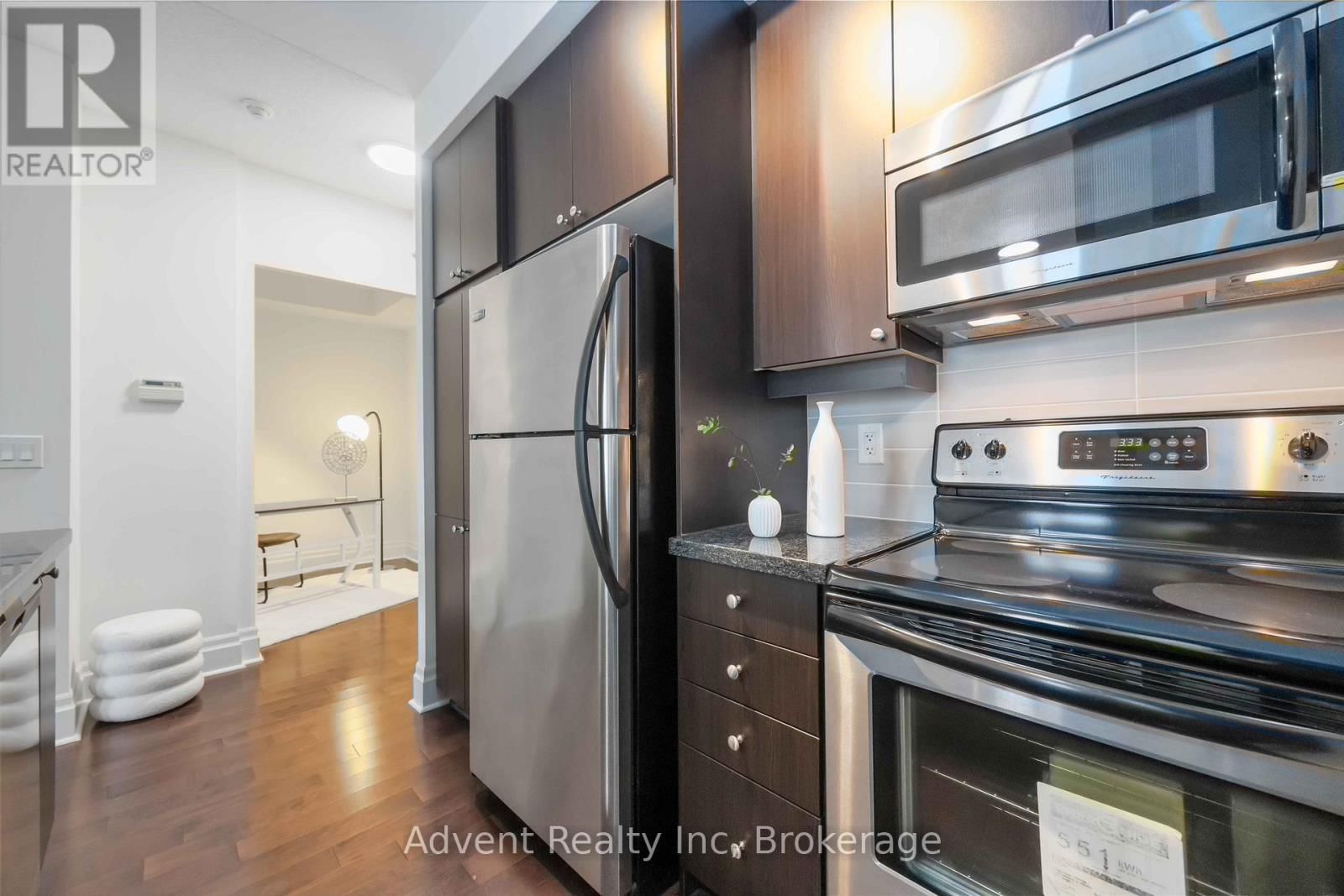 604 - 1 UPPER DUKE CRESCENT Image 8