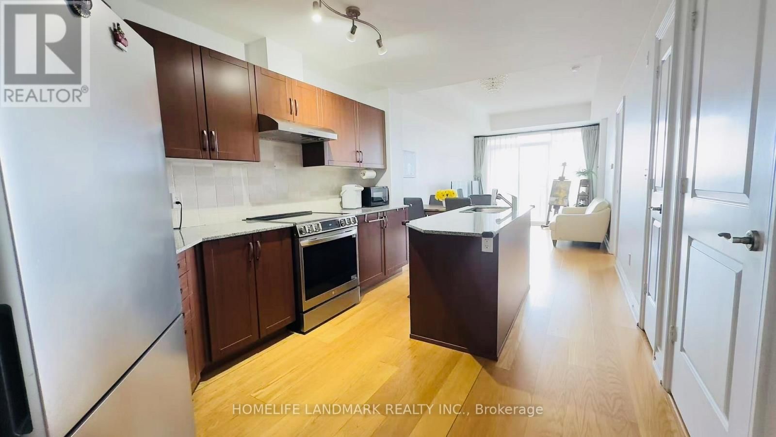 501 - 68 MAIN STREET NORTH Image 3