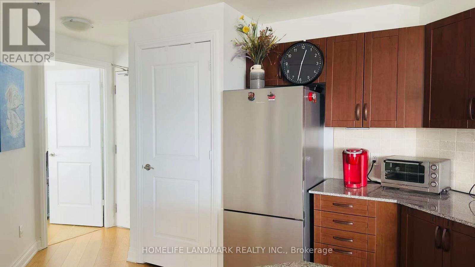 501 - 68 MAIN STREET NORTH Image 7