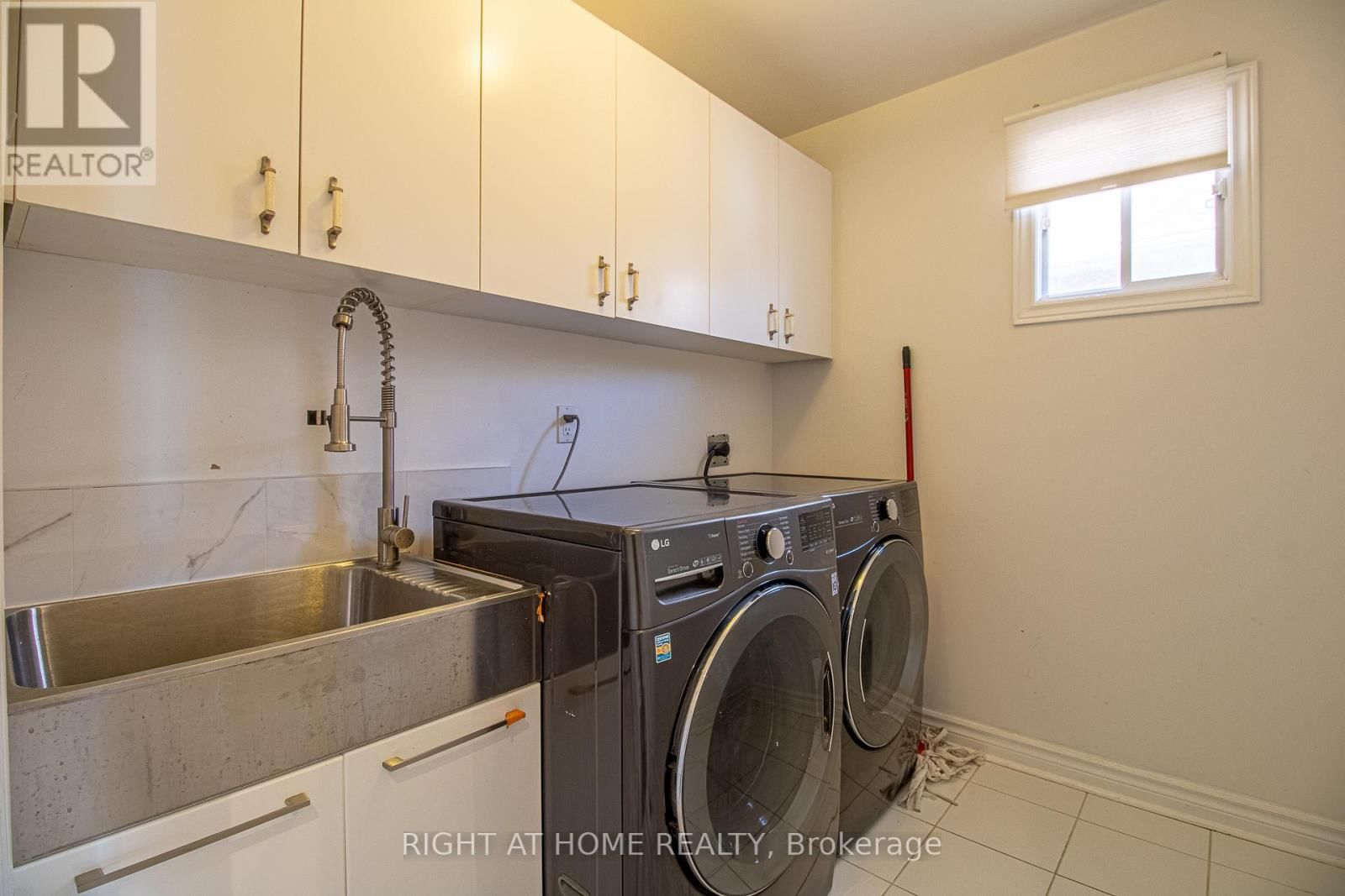 24 FORESTSIDE ROAD Image 19