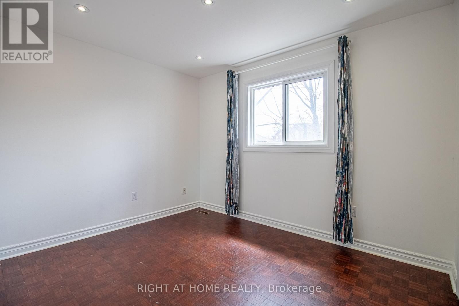 24 FORESTSIDE ROAD Image 20