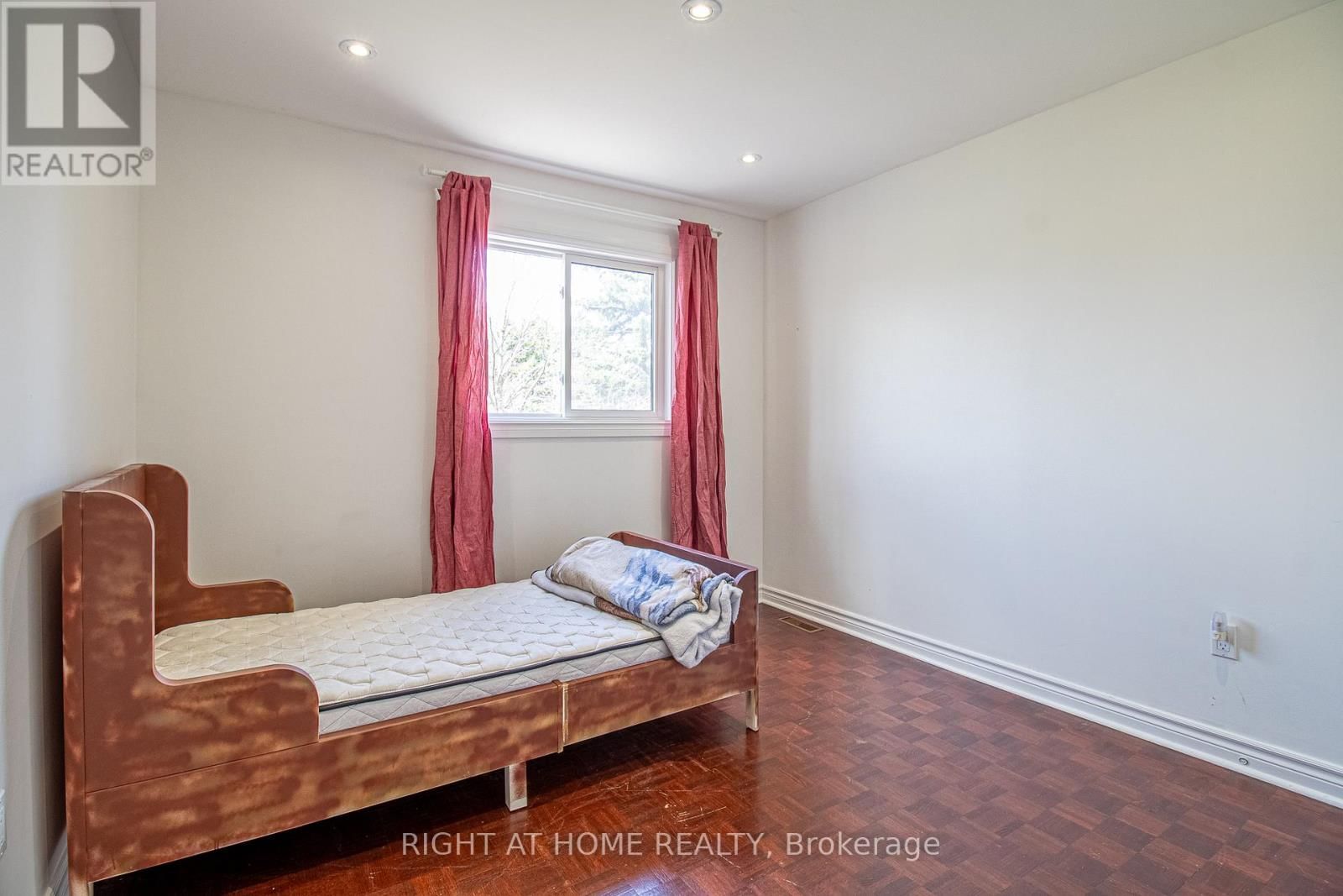 24 FORESTSIDE ROAD Image 23