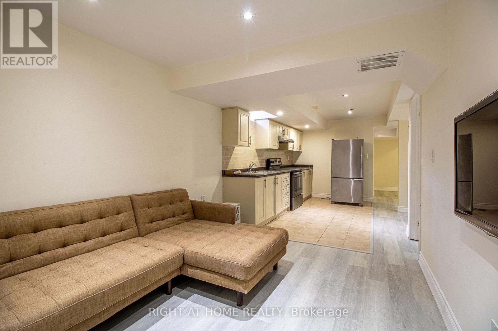 24 FORESTSIDE ROAD Image 30