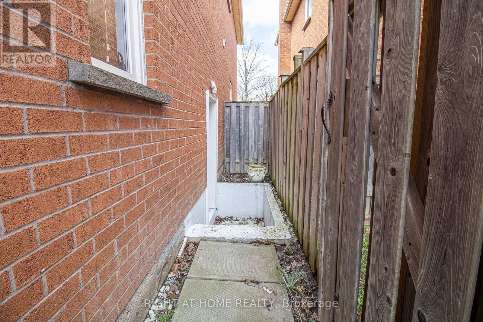 24 FORESTSIDE ROAD Image 32