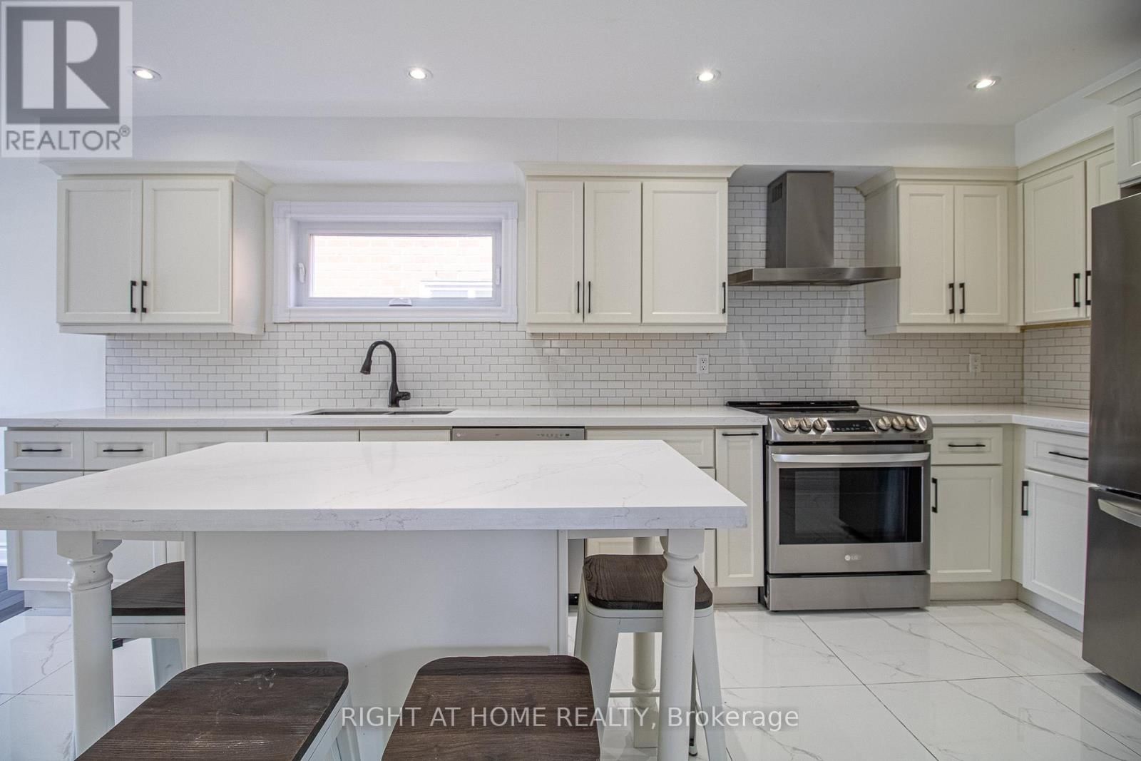 24 FORESTSIDE ROAD Image 9