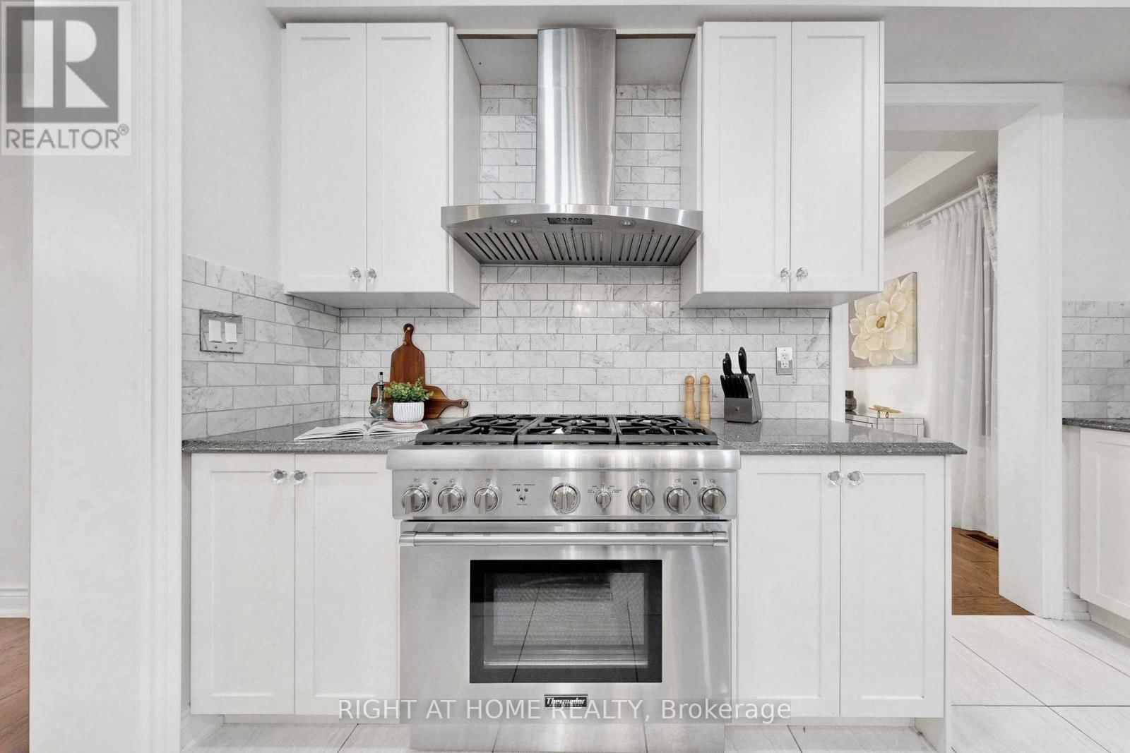 496 MACTIER DRIVE Image 11