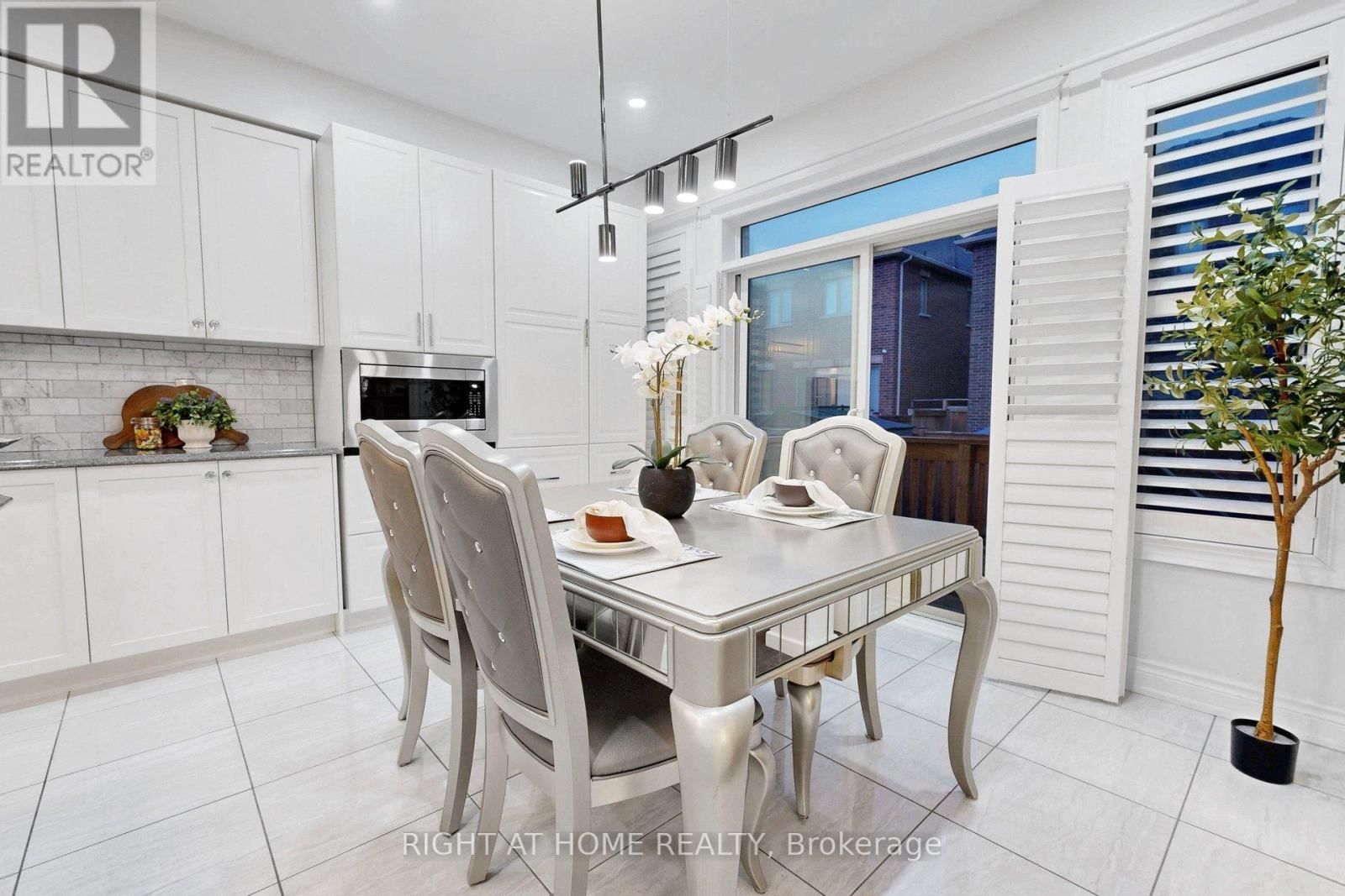 496 MACTIER DRIVE Image 15