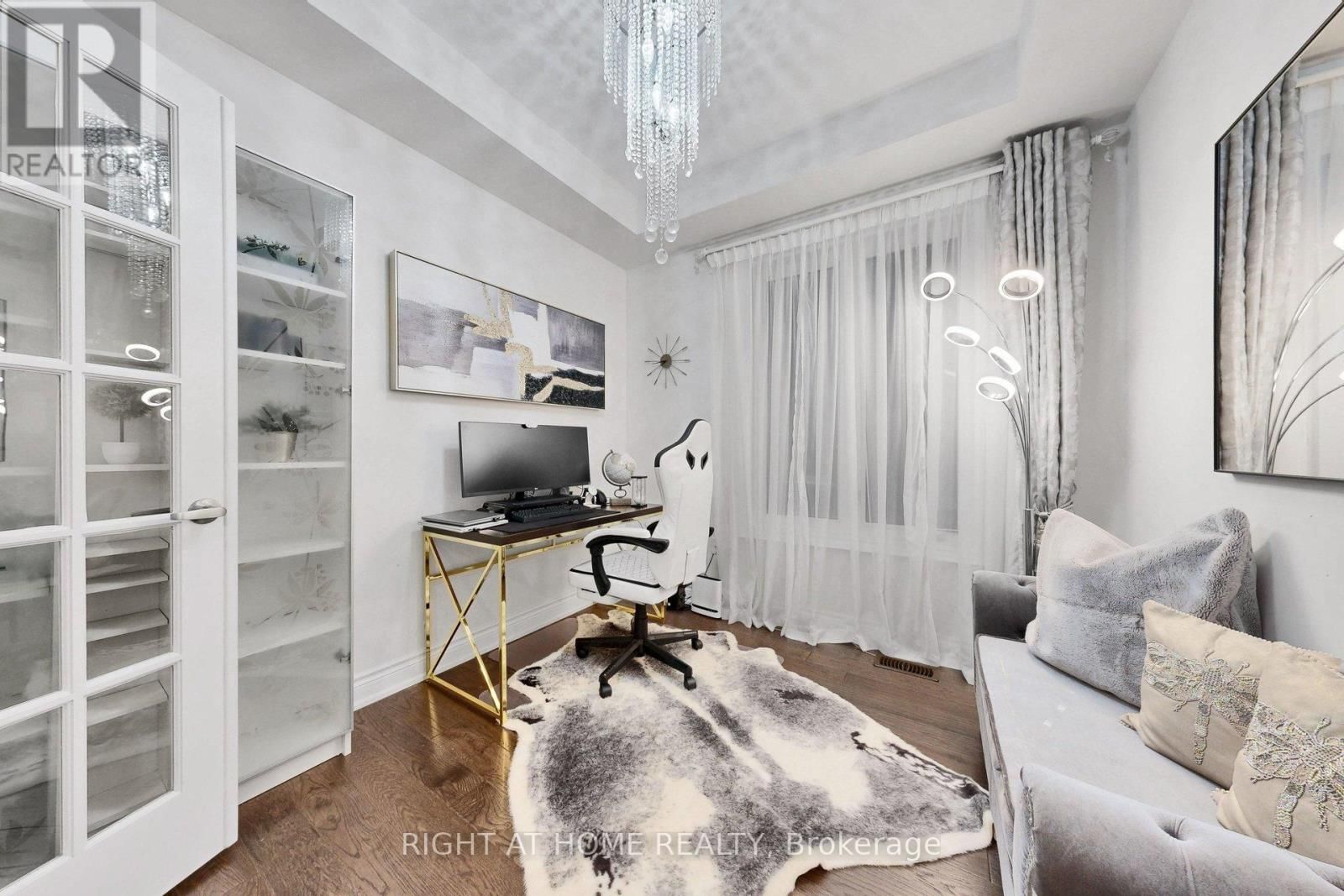 496 MACTIER DRIVE Image 22