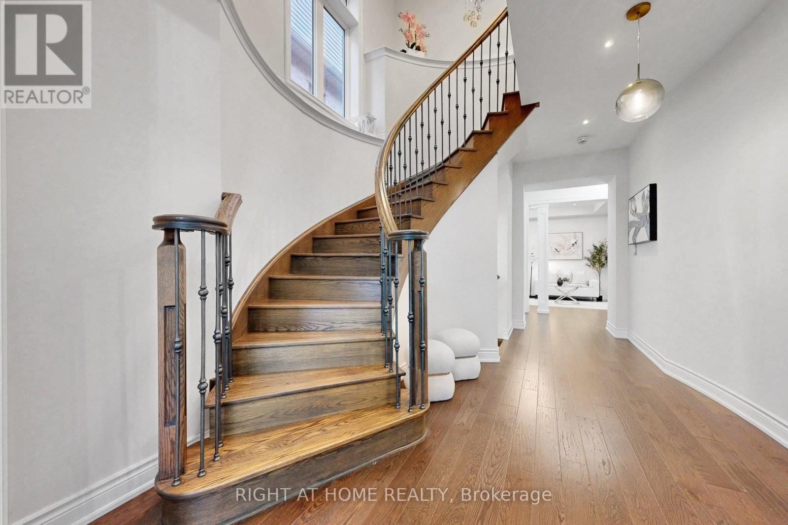 496 MACTIER DRIVE Image 23