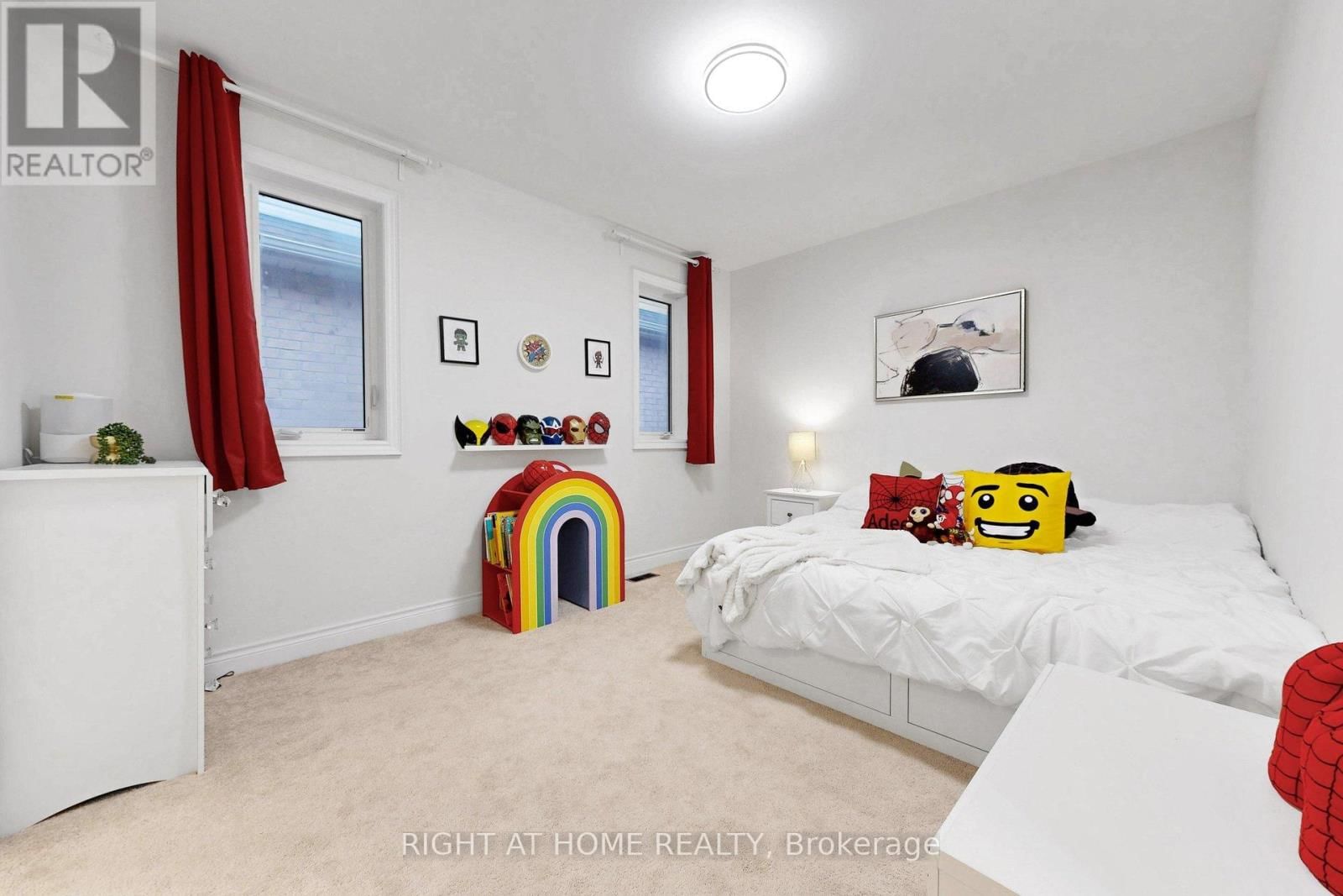 496 MACTIER DRIVE Image 40