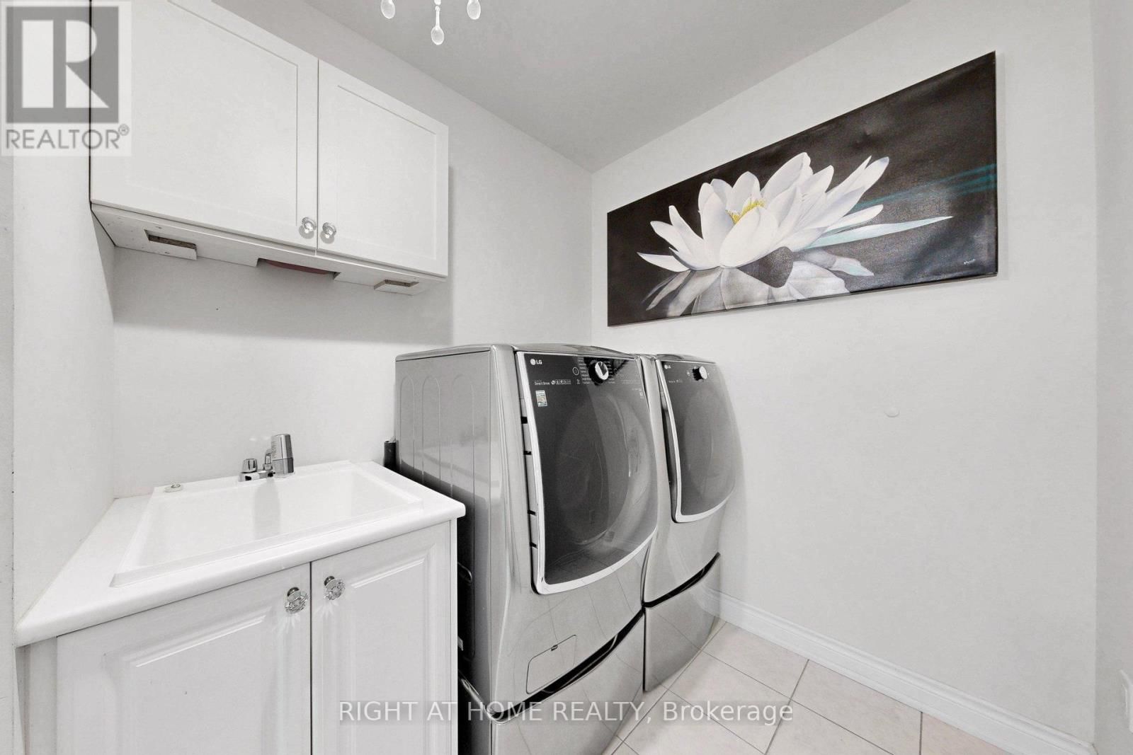 496 MACTIER DRIVE Image 44