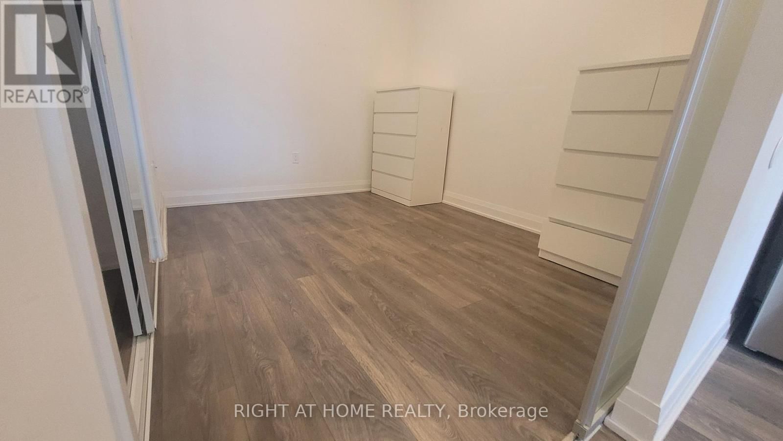 103 - 4800 HIGHWAY 7 Image 12