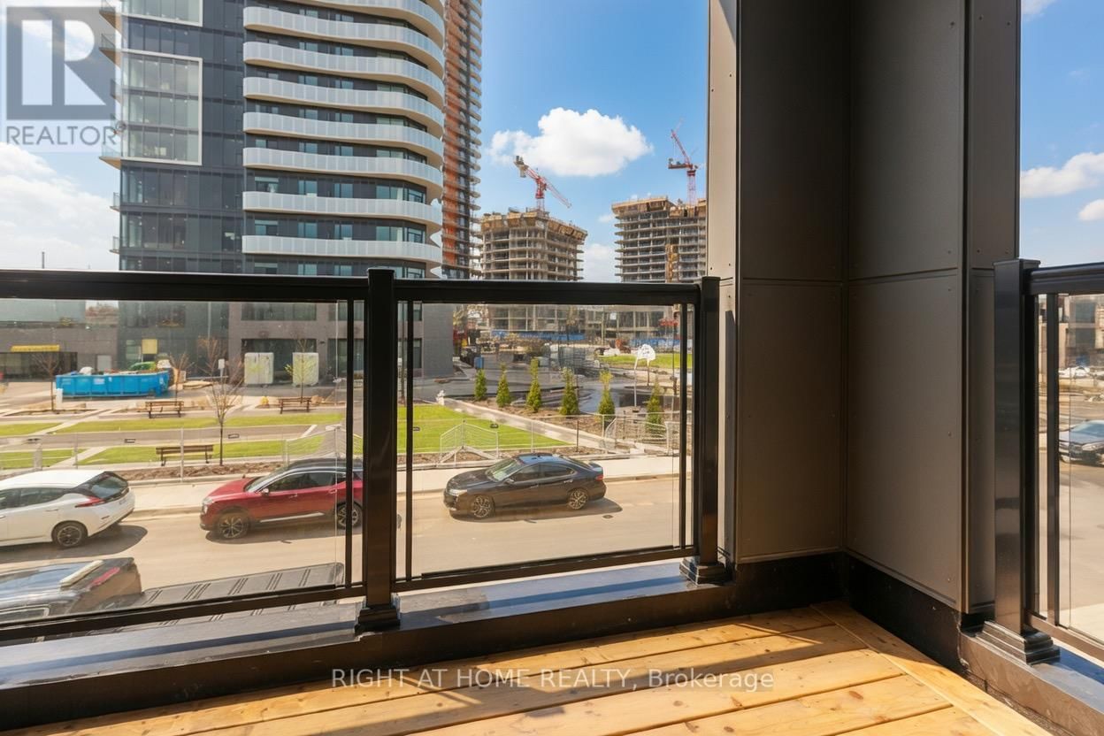 42 DANDARA GATE Image 6