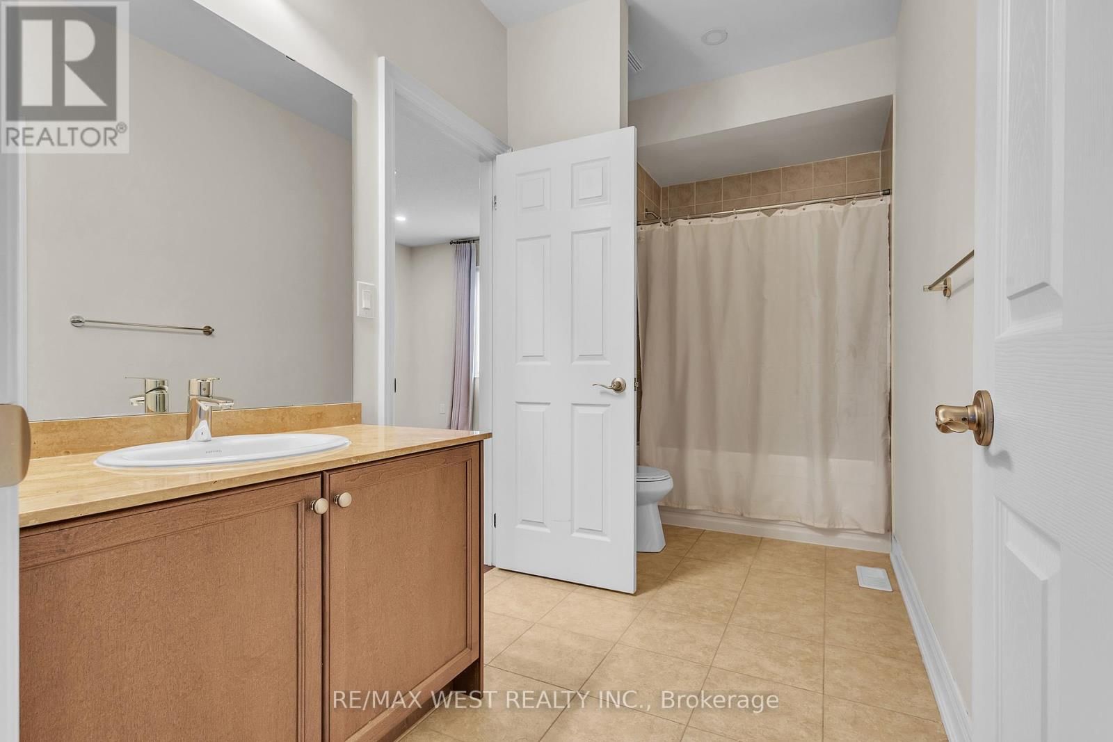 17 TORGAN TRAIL Image 40