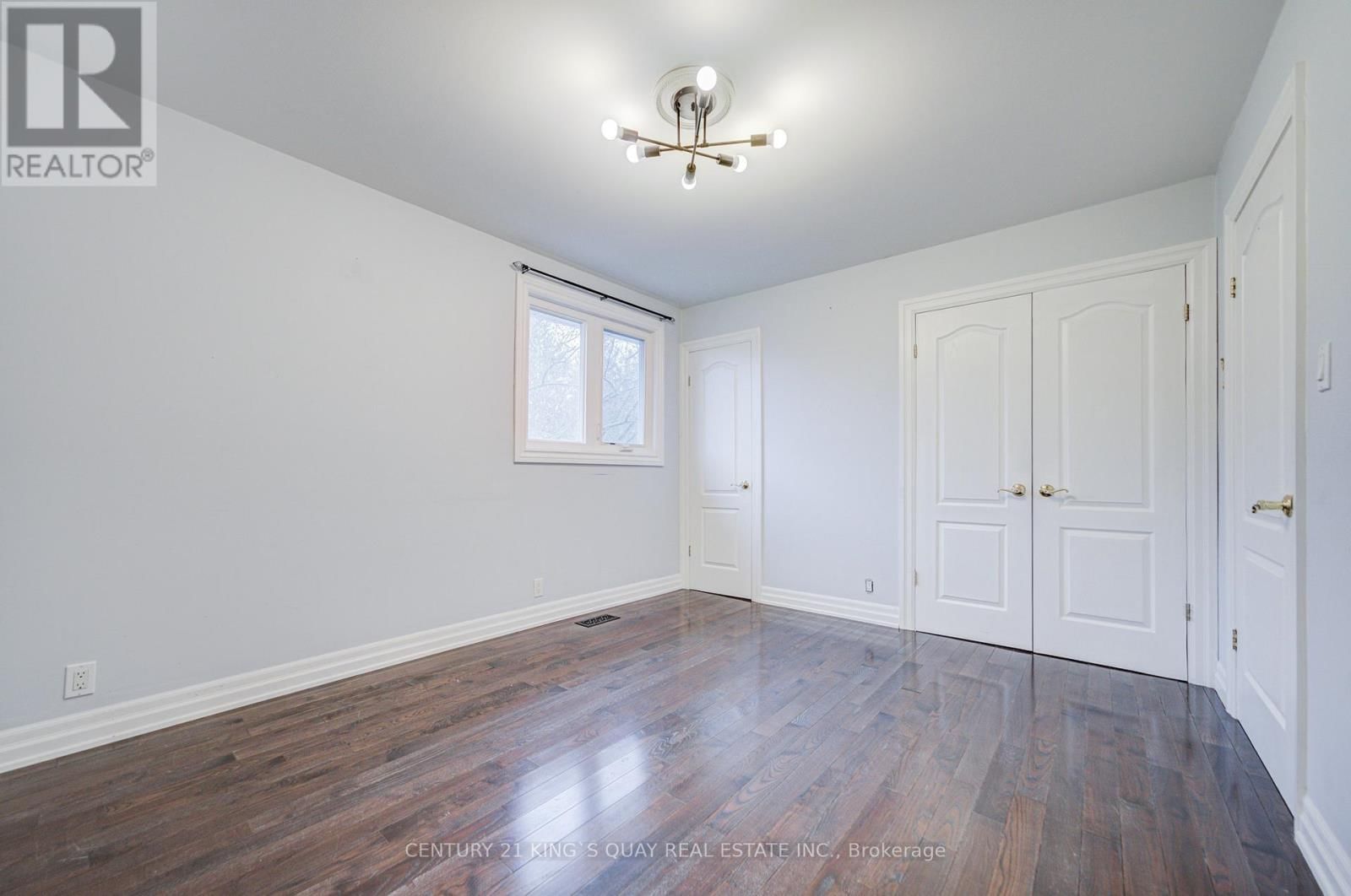 11 GEORGE STREET Image 18