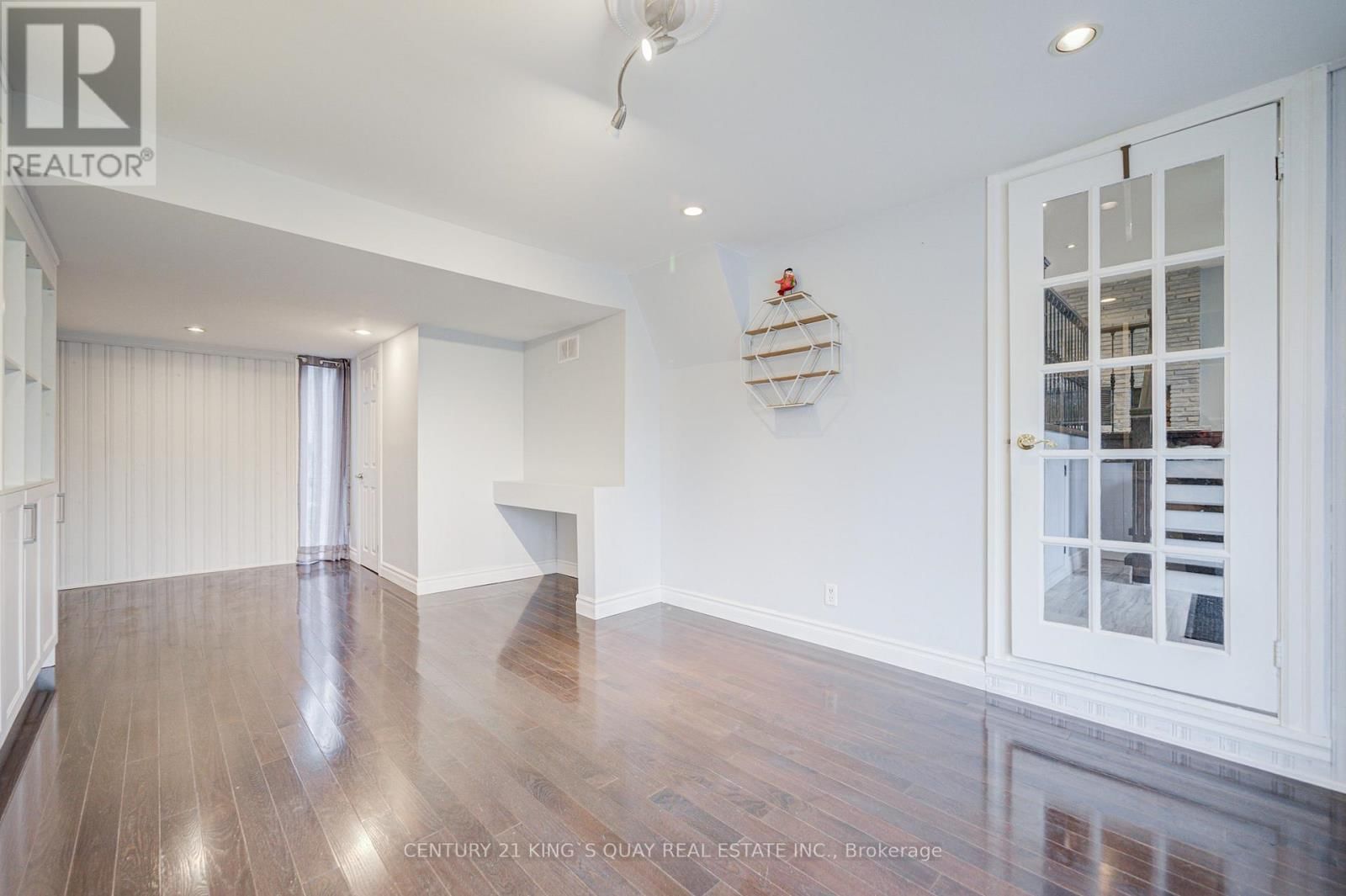 11 GEORGE STREET Image 6