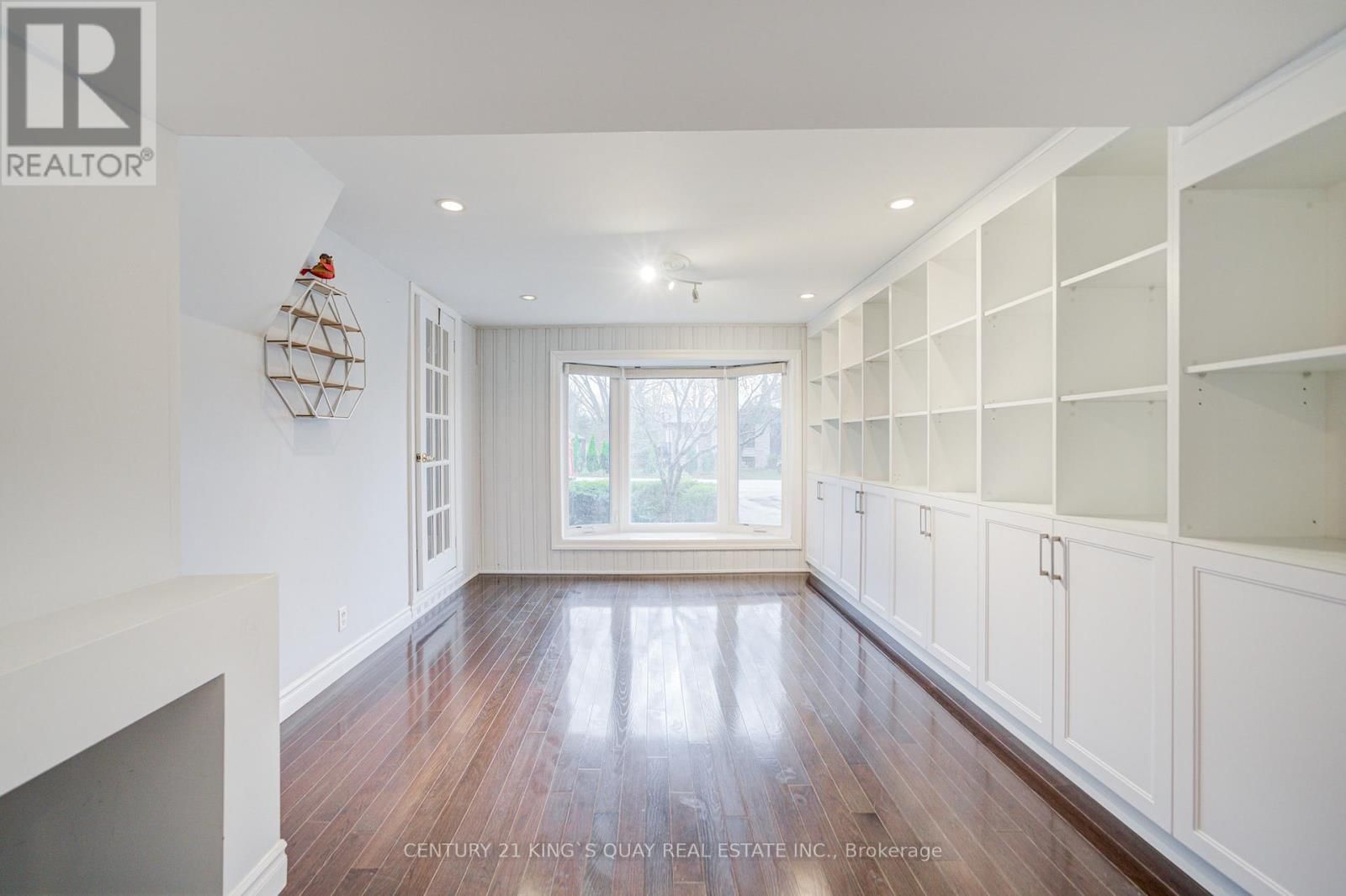 11 GEORGE STREET Image 7