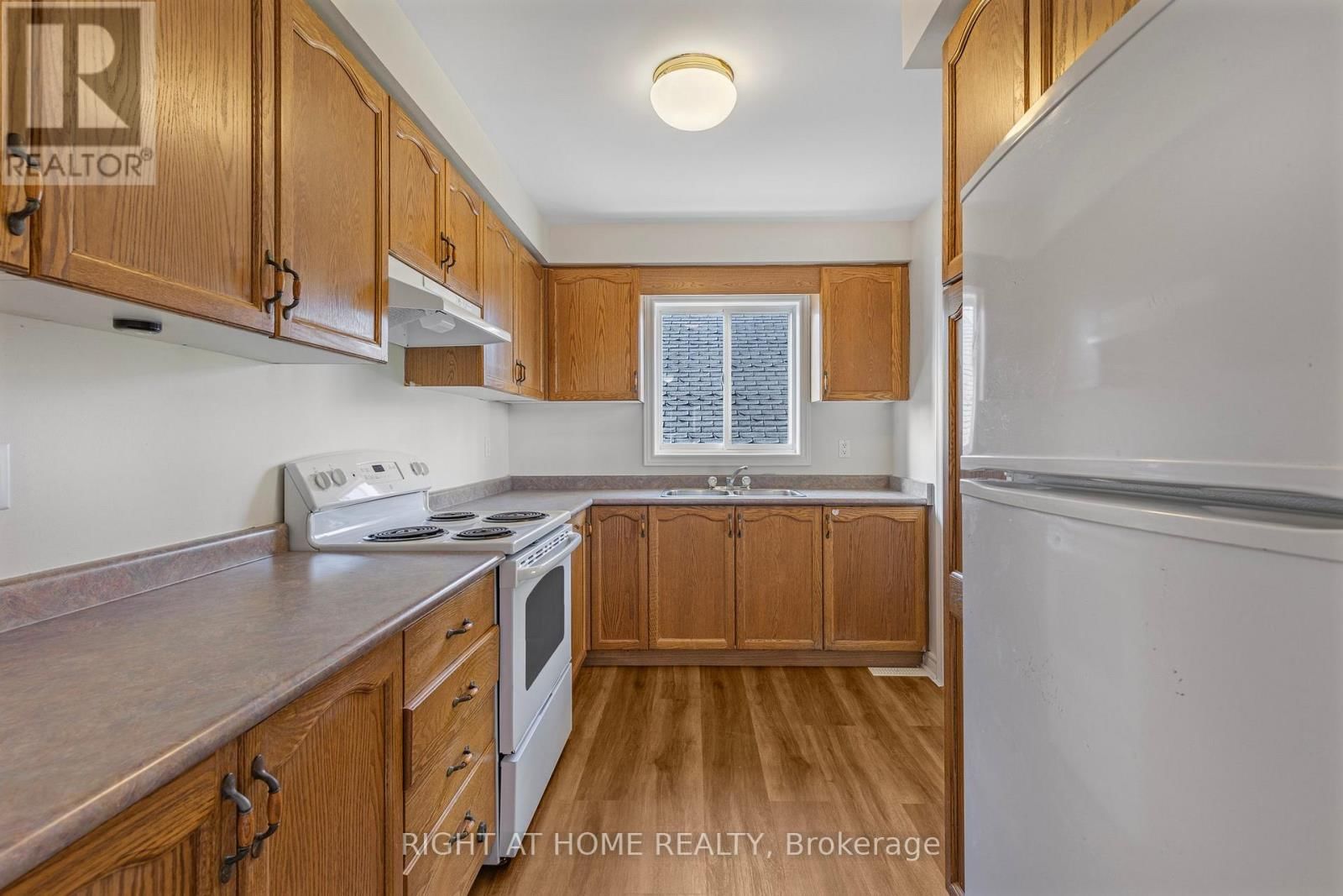 173 SIMCOE ROAD Image 10