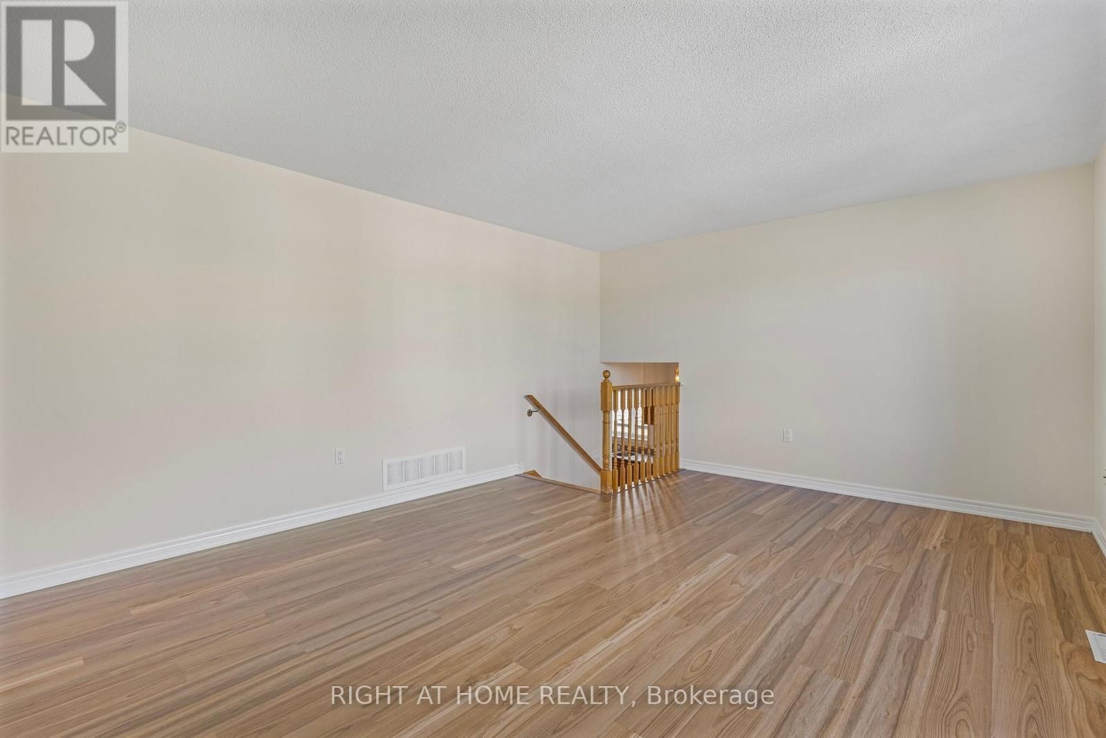 173 SIMCOE ROAD Image 13