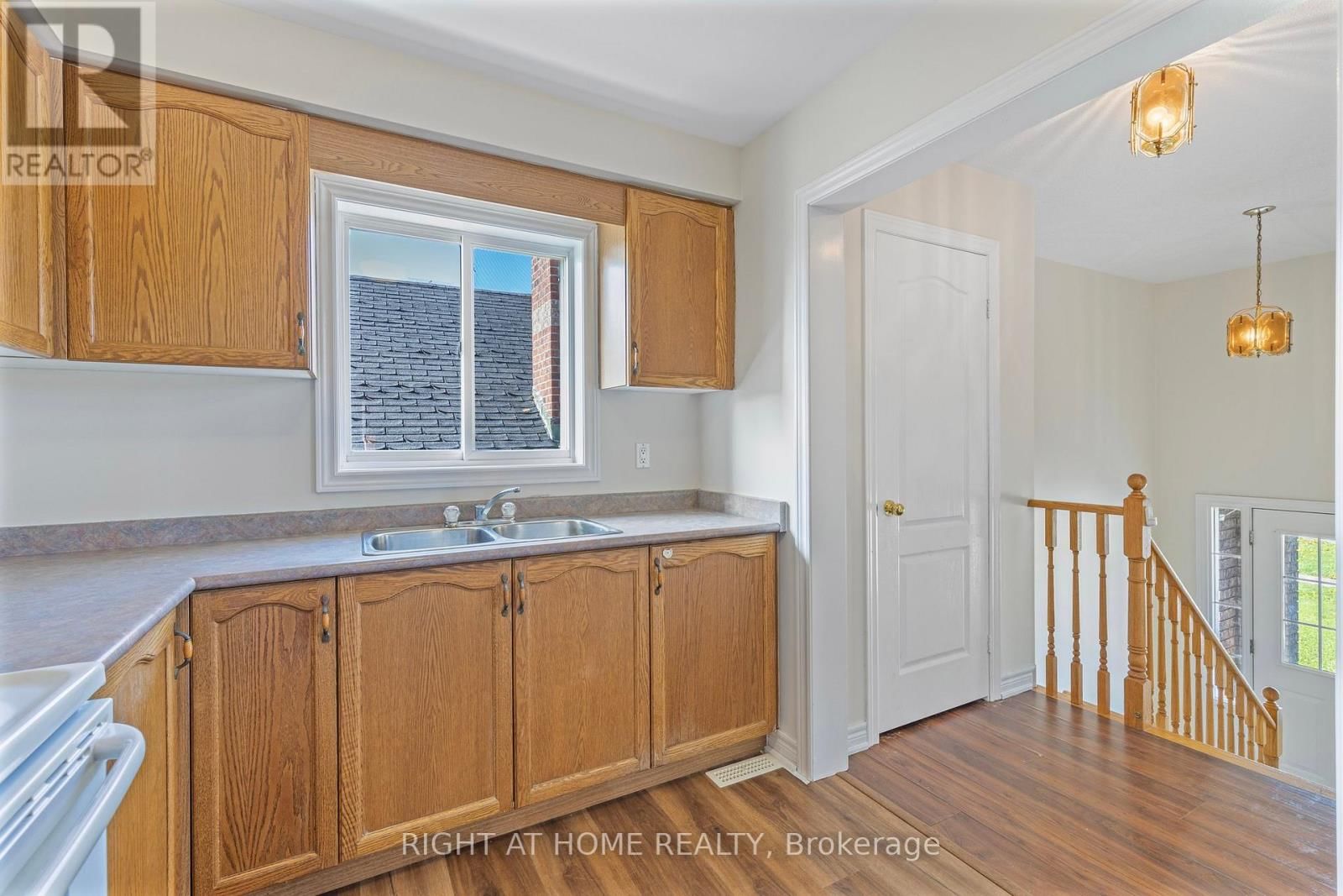 173 SIMCOE ROAD Image 7