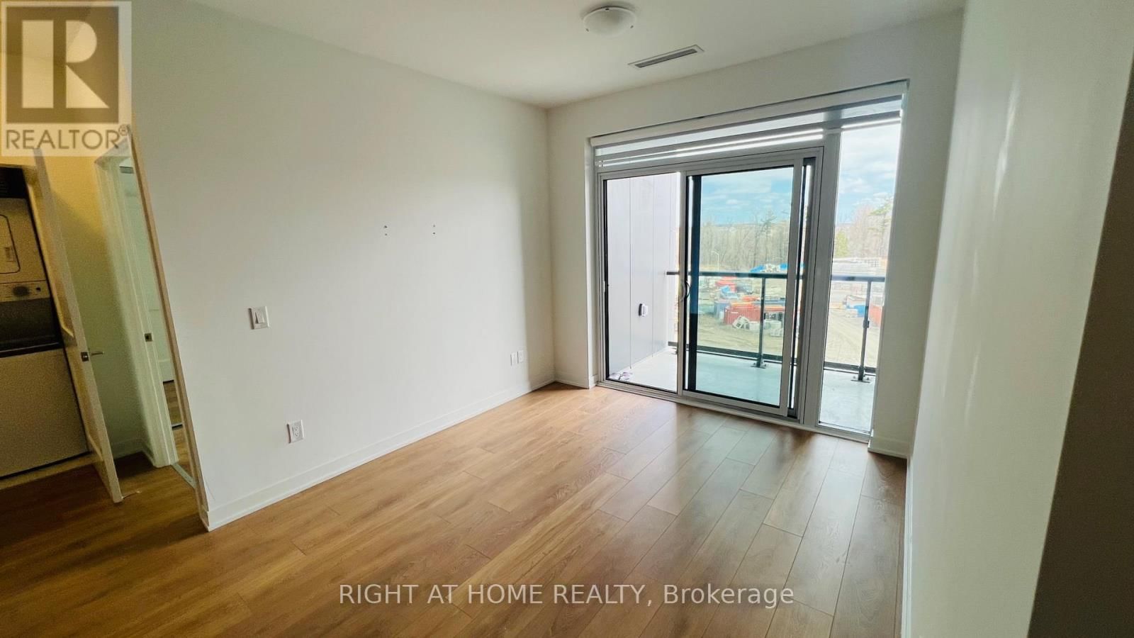 410 - 474 CALDARI ROAD Image 13