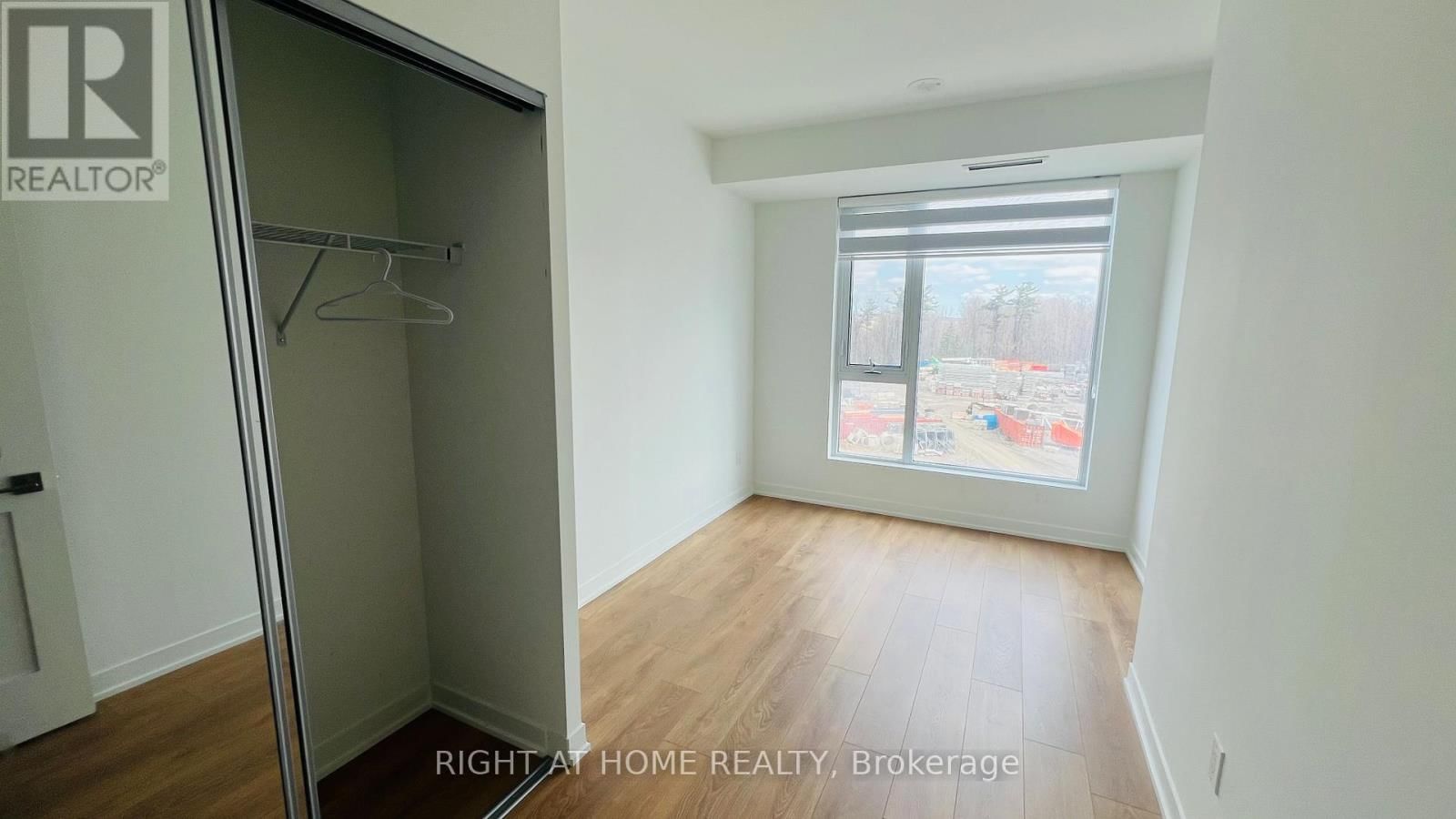 410 - 474 CALDARI ROAD Image 23