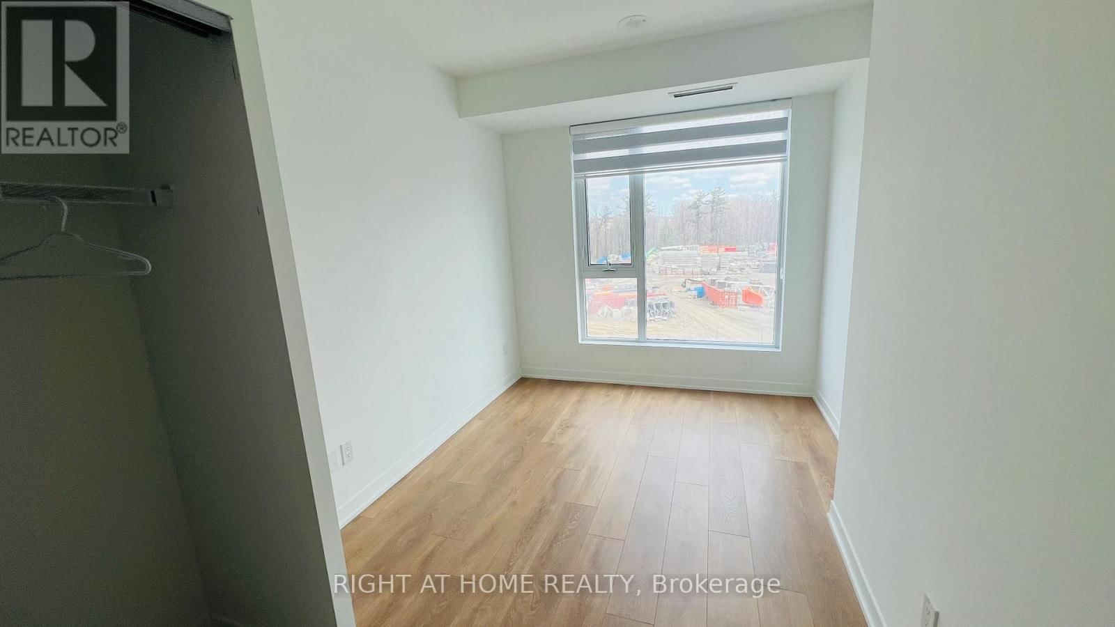 410 - 474 CALDARI ROAD Image 24