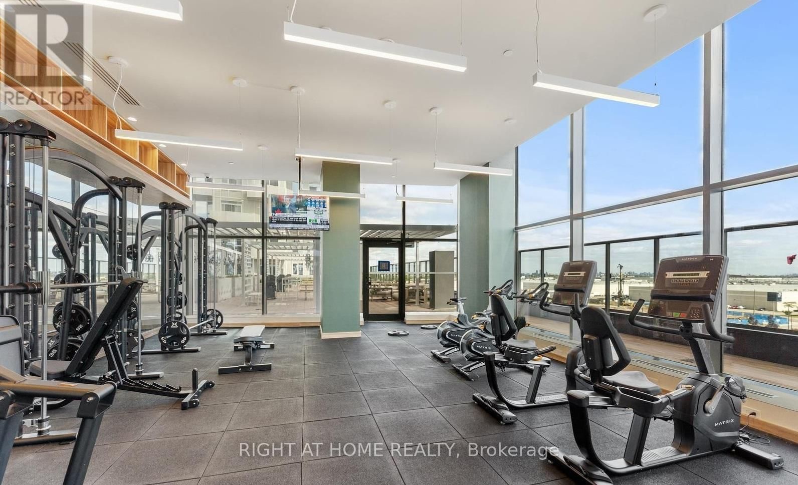 410 - 474 CALDARI ROAD Image 34