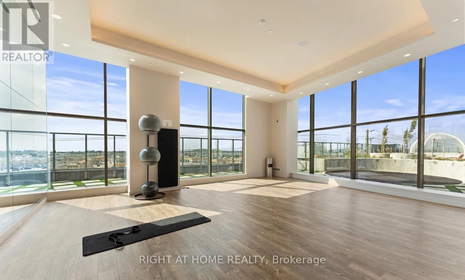 410 - 474 CALDARI ROAD Image 36