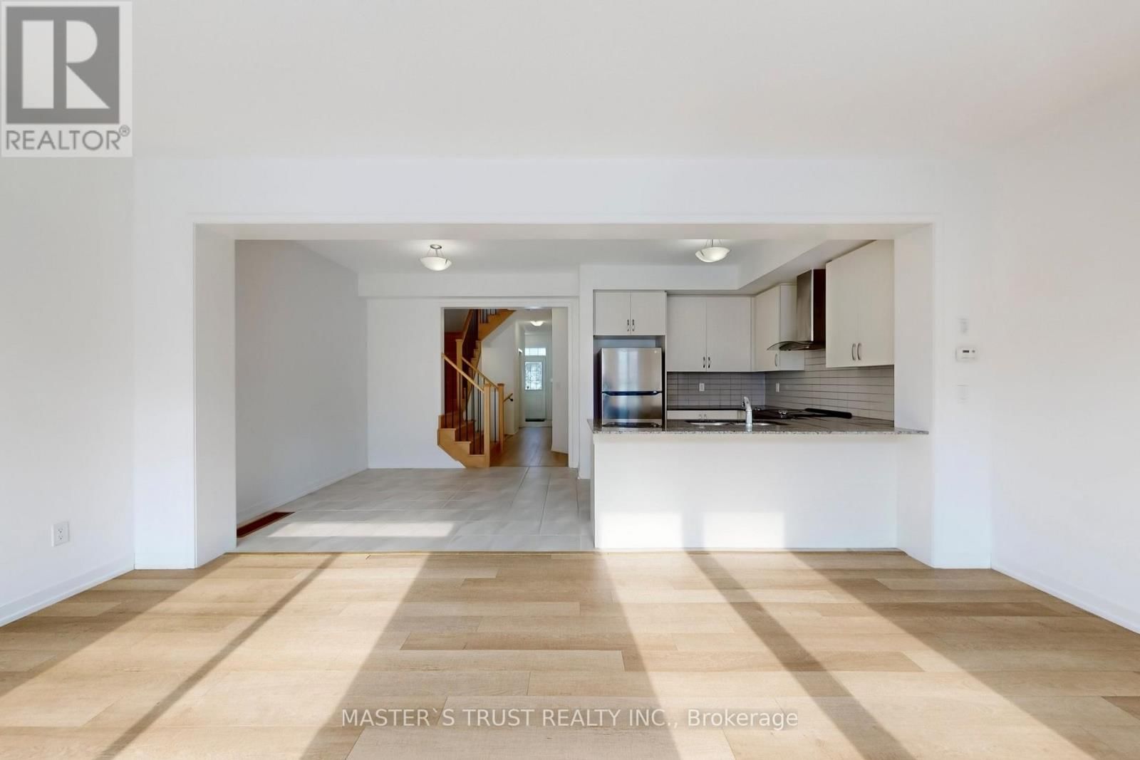 208 HARDING PARK STREET Image 1