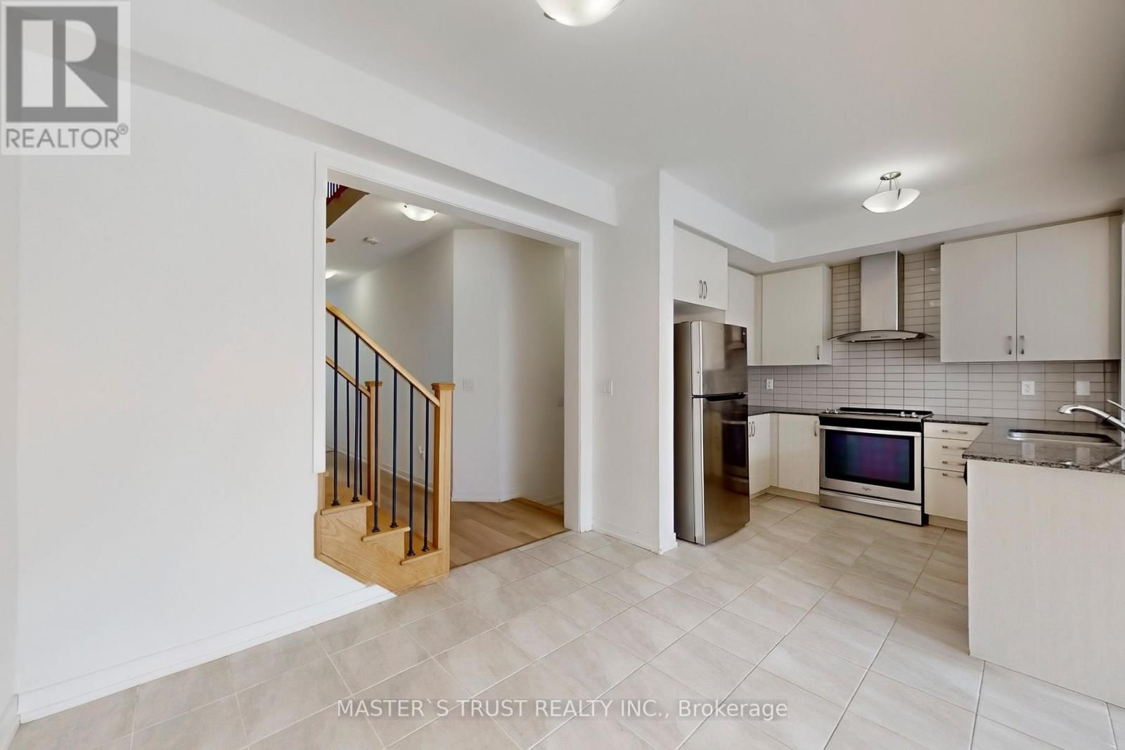 208 HARDING PARK STREET Image 10