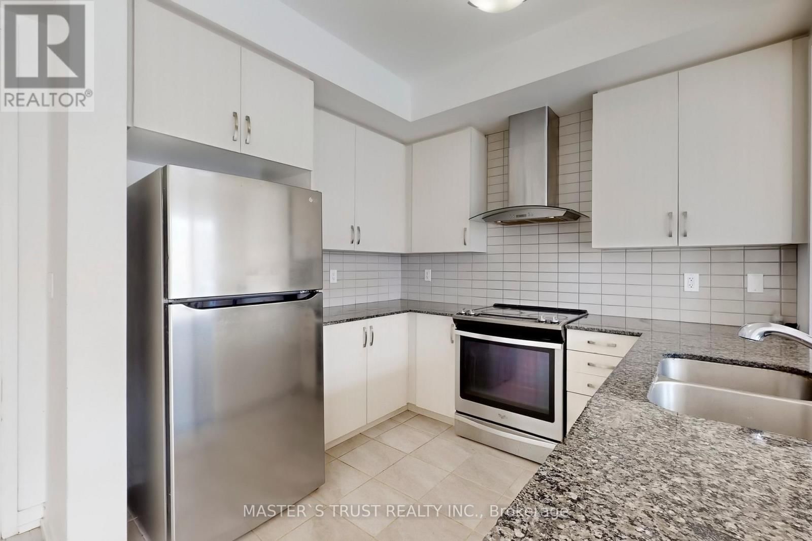 208 HARDING PARK STREET Image 12