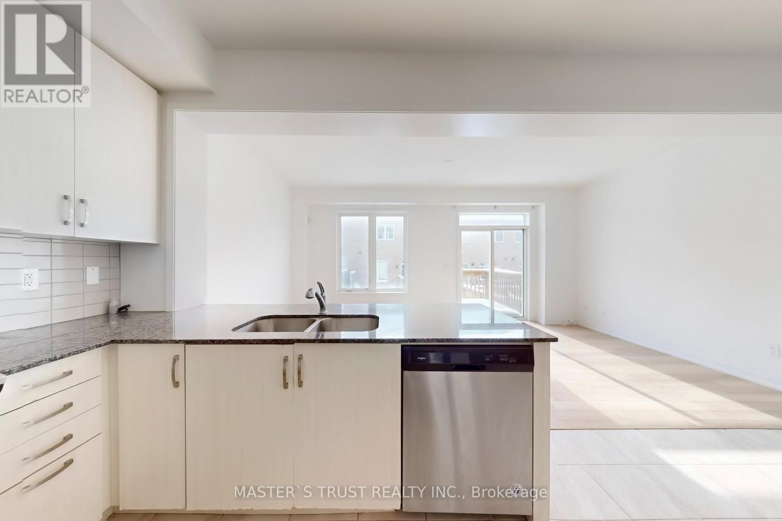 208 HARDING PARK STREET Image 13