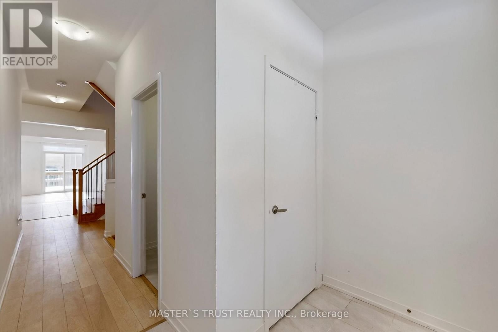 208 HARDING PARK STREET Image 14