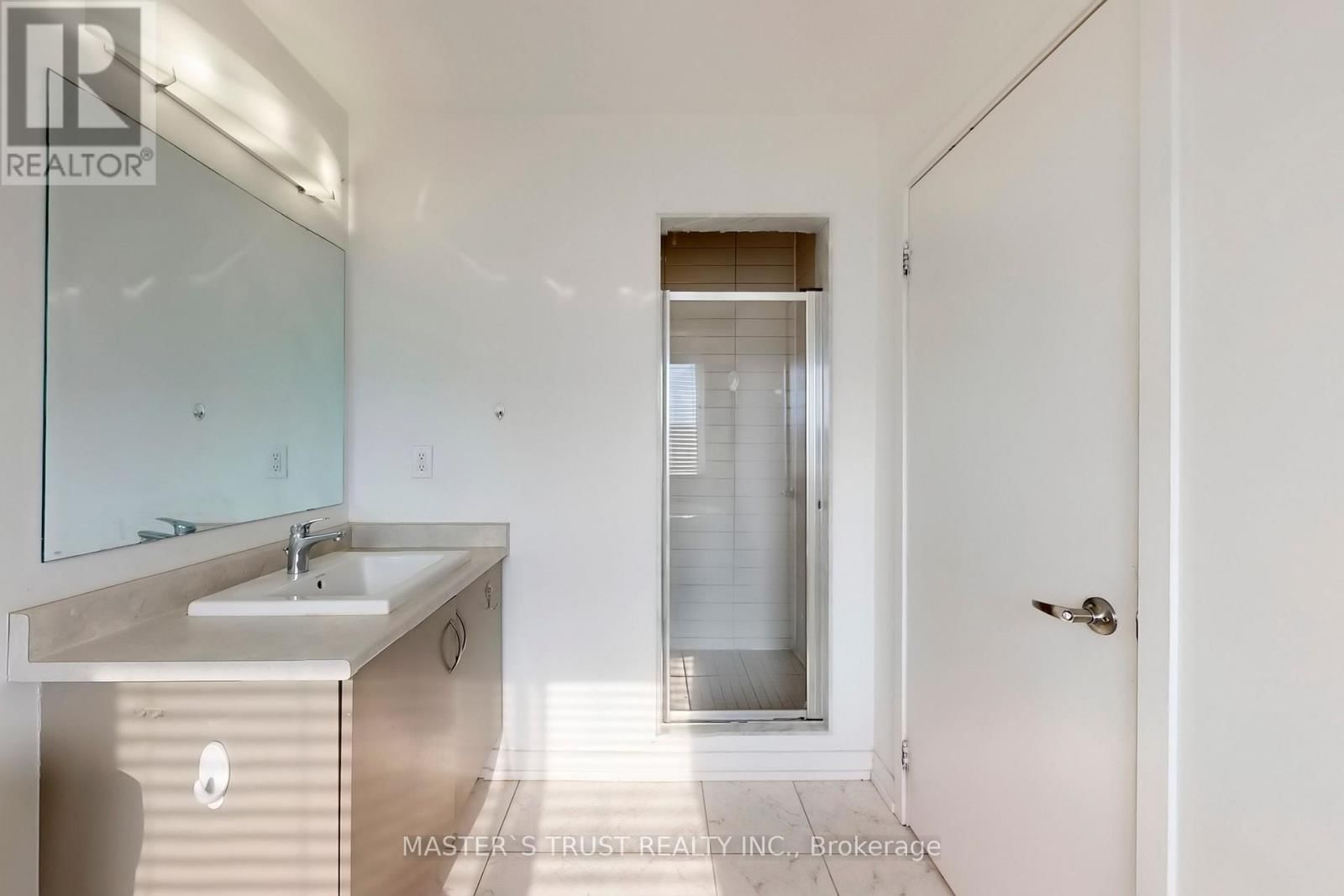 208 HARDING PARK STREET Image 23