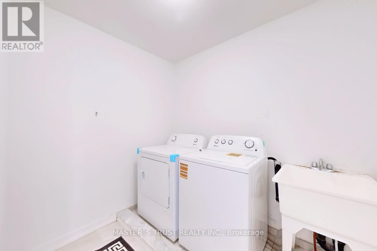 208 HARDING PARK STREET Image 29