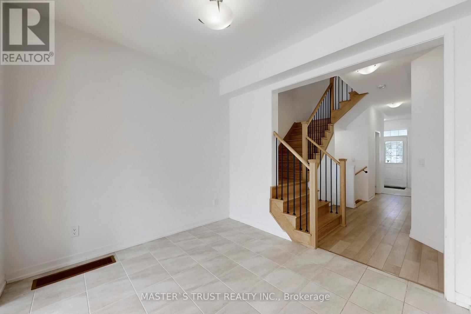 208 HARDING PARK STREET Image 3