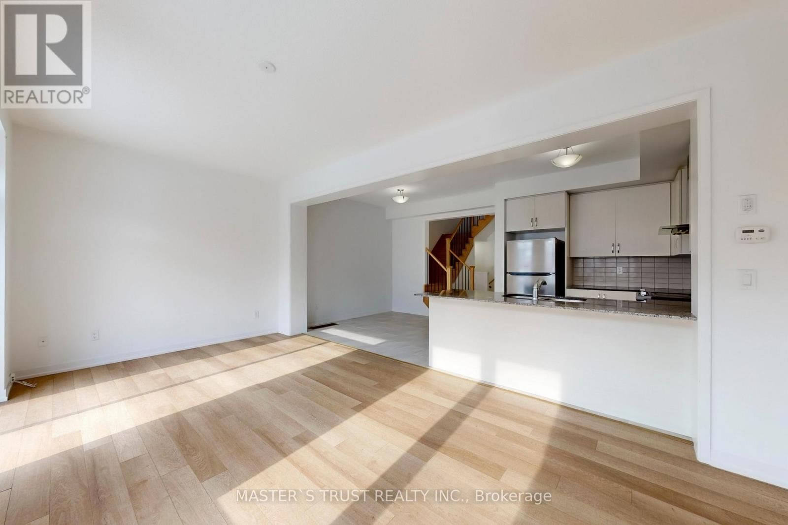 208 HARDING PARK STREET Image 9