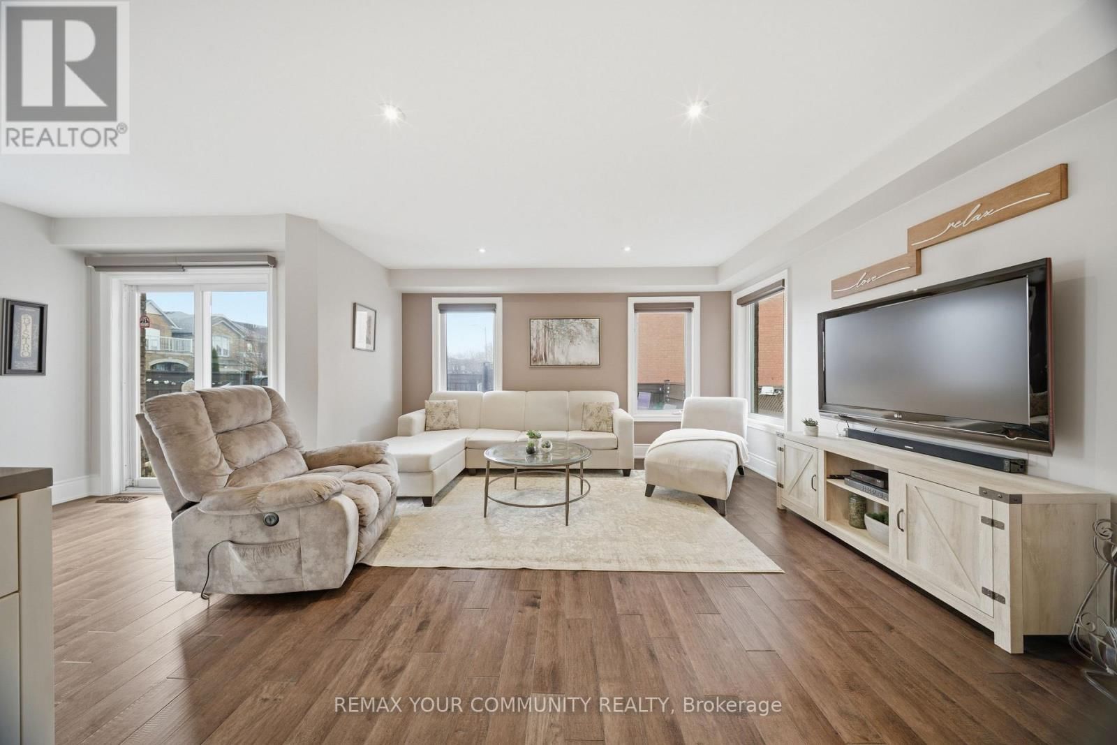 68 GOYO GATE Image 17