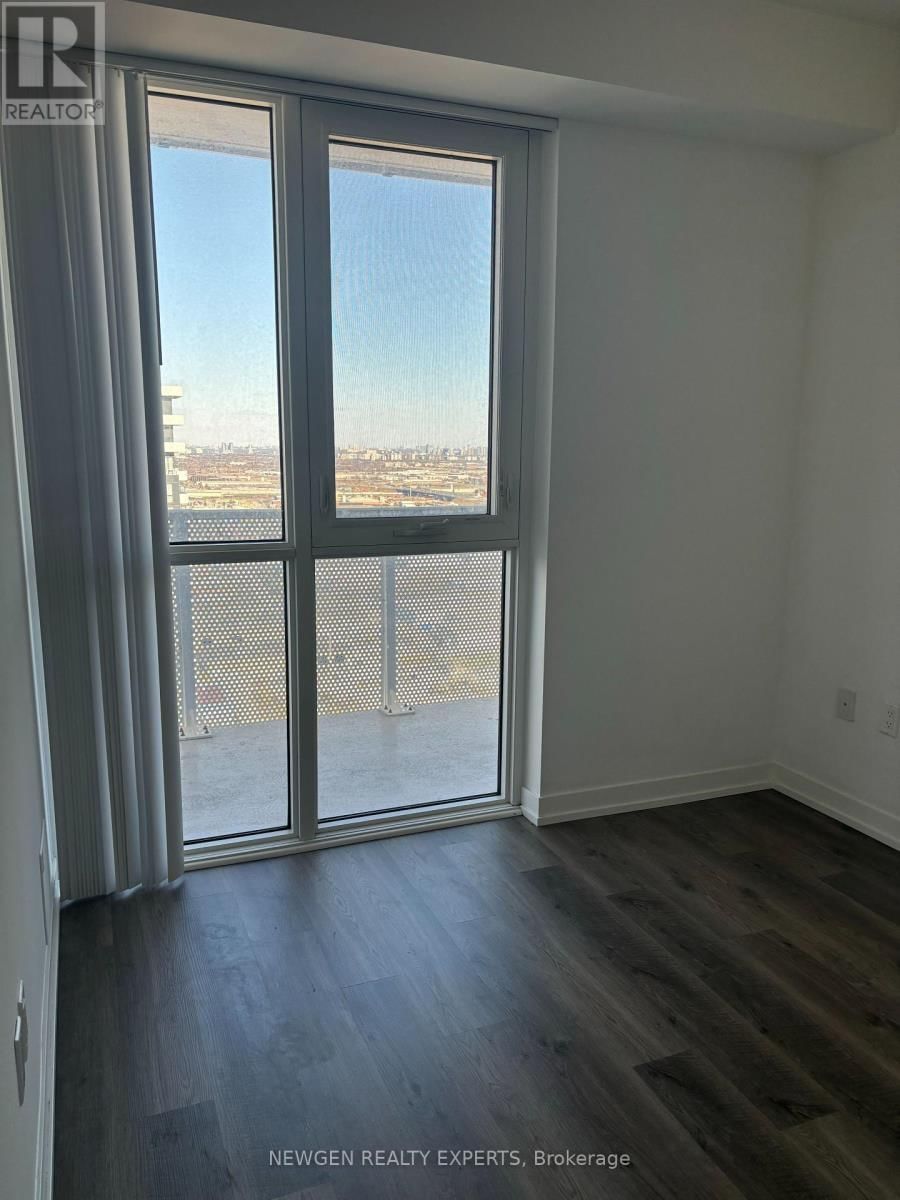 5002 - 195 COMMERCE STREET Image 6